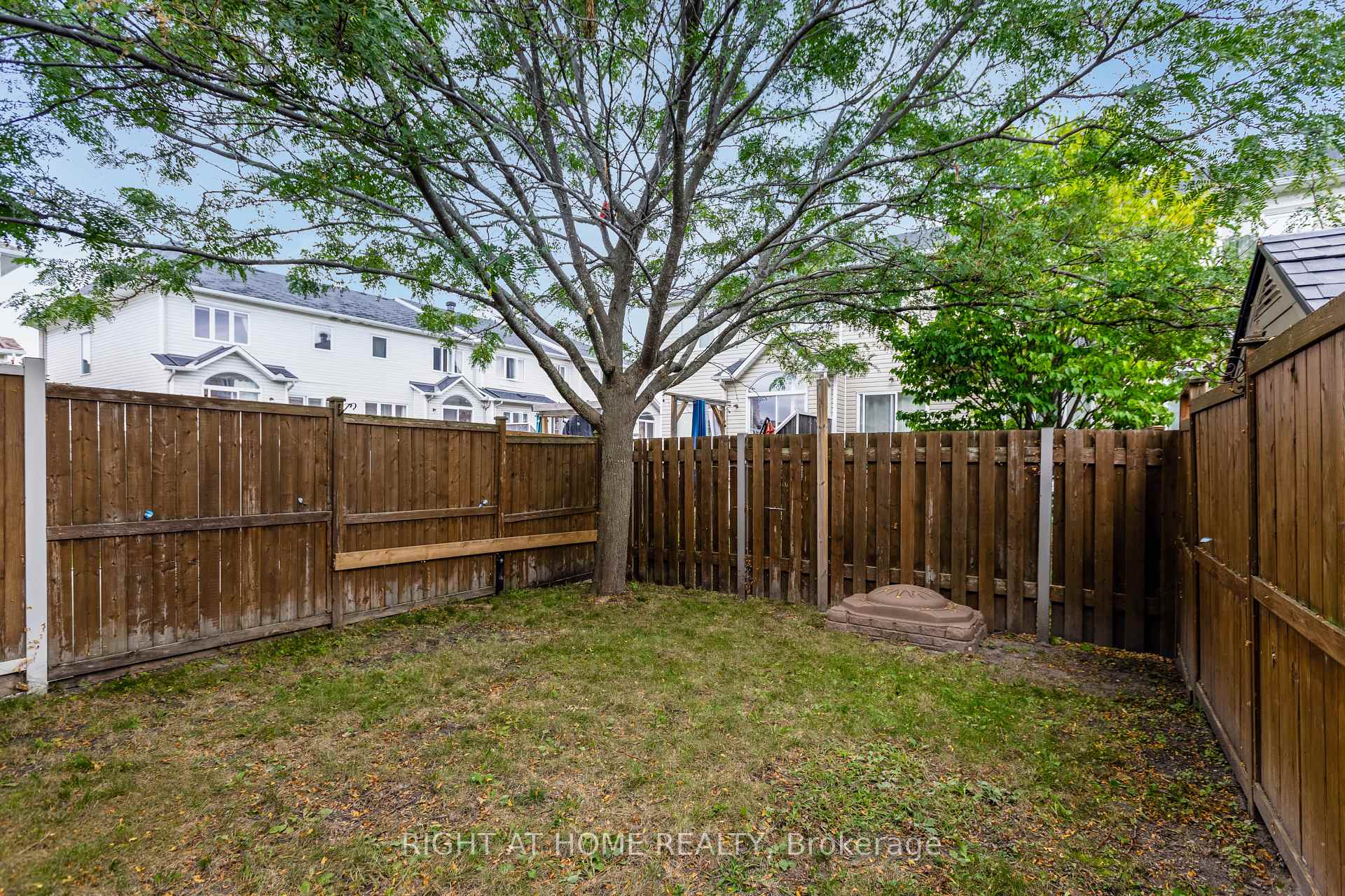 Photo 29 of 302 Vienna Terrace, Ottawa, Avalon East — HOMEH
