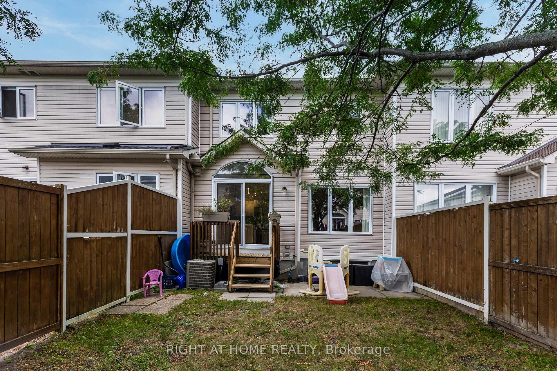 Photo 30 of 302 Vienna Terrace, Ottawa, Avalon East — HOMEH