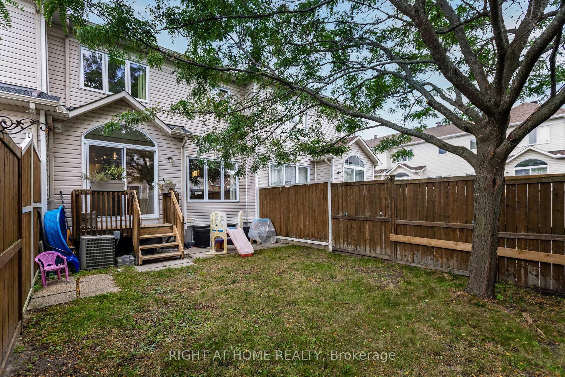 Photo 31 of 302 Vienna Terrace, Ottawa, Avalon East — HOMEH