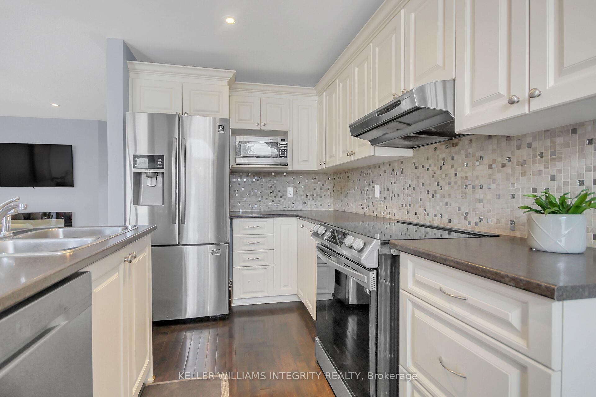 Photo 15 of 830 Ashenvale Way, Ottawa, Avalon East — HOMEH