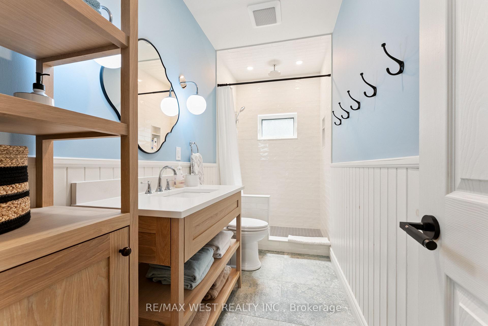 Photo 12 of 19 Skiff Cove Road, Prince Edward County, Wellington Ward — HOMEH