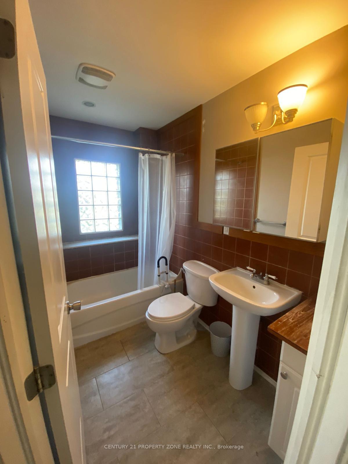 Photo 8 of Unit 2, 238 Mary Street N, Oshawa, O'Neill — HOMEH