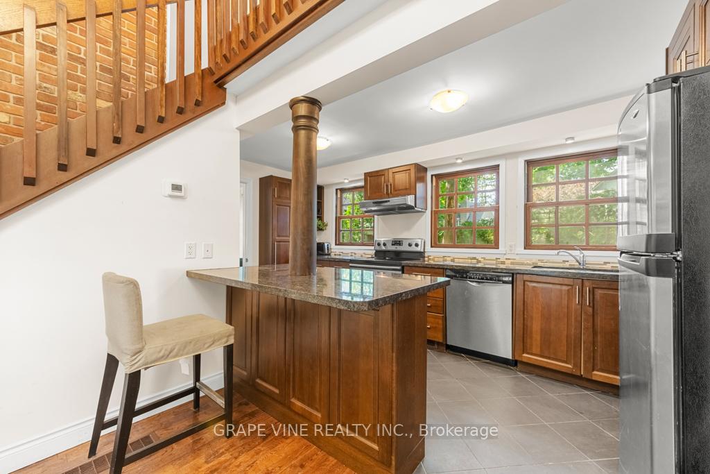 Photo 9 of 181 Maple Lane, Ottawa, Rockcliffe — HOMEH
