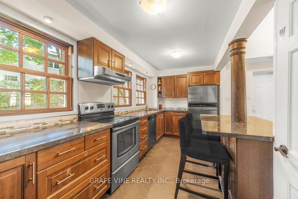Photo 11 of 181 Maple Lane, Ottawa, Rockcliffe — HOMEH