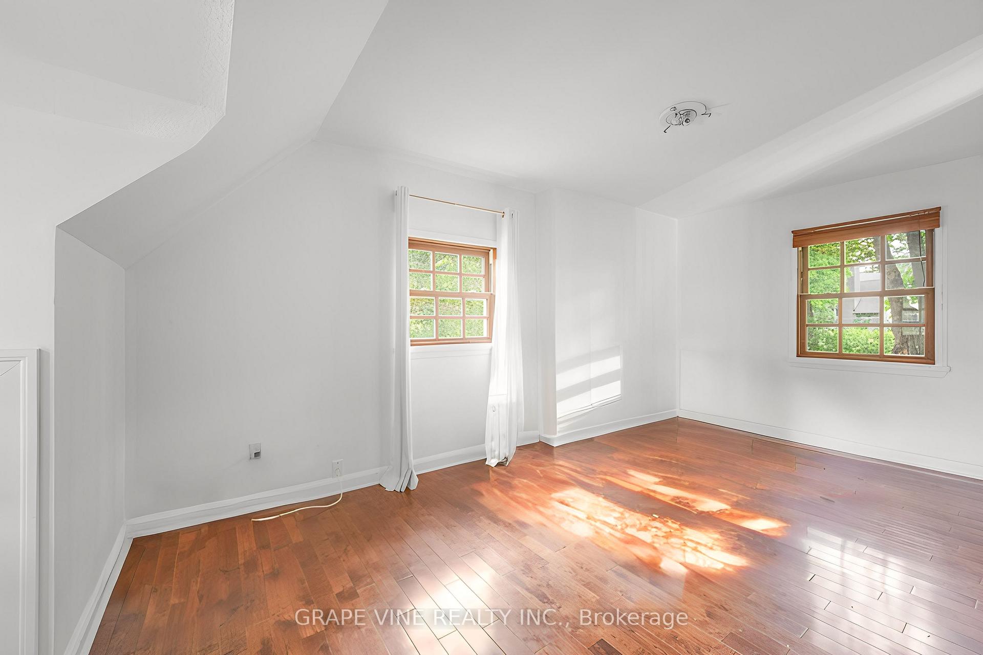 Photo 15 of 181 Maple Lane, Ottawa, Rockcliffe — HOMEH