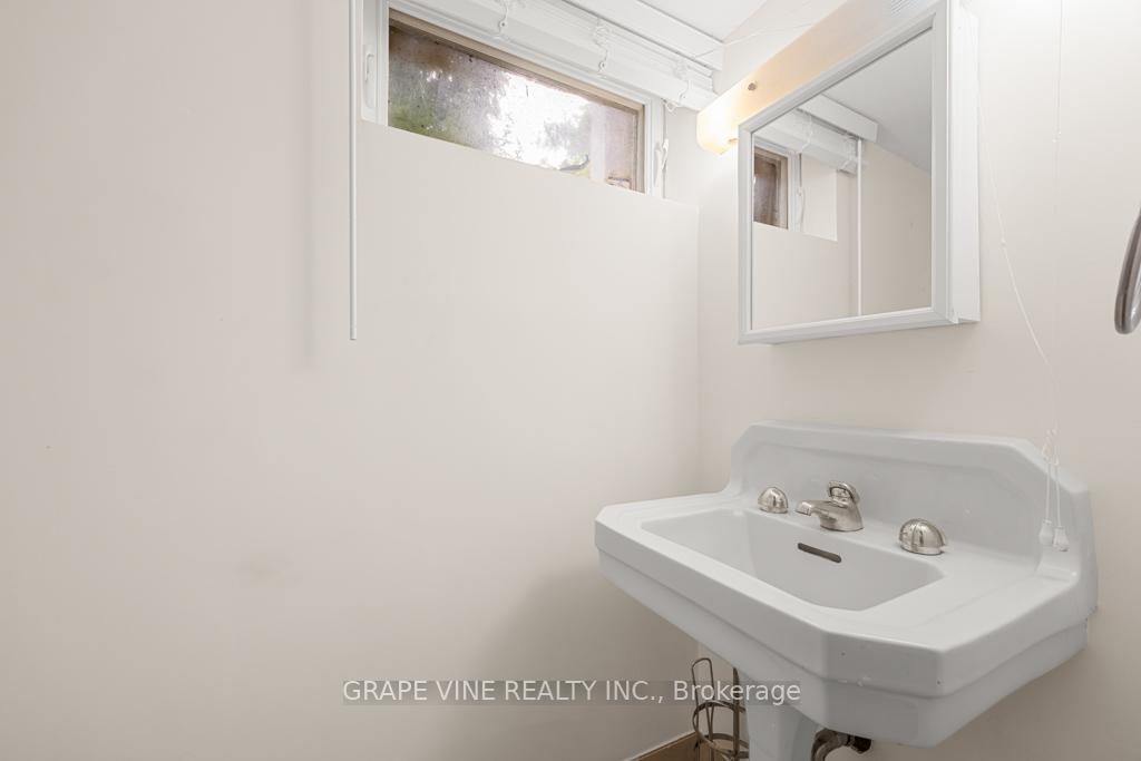 Photo 17 of 181 Maple Lane, Ottawa, Rockcliffe — HOMEH