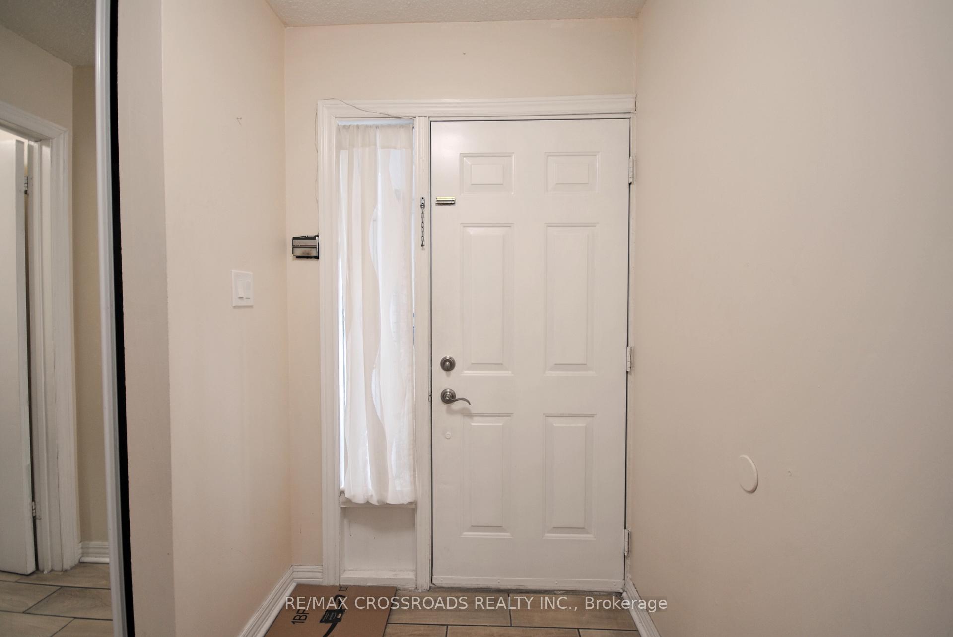 Photo 2 of 1561 Geta Circle, Pickering, Village East — HOMEH