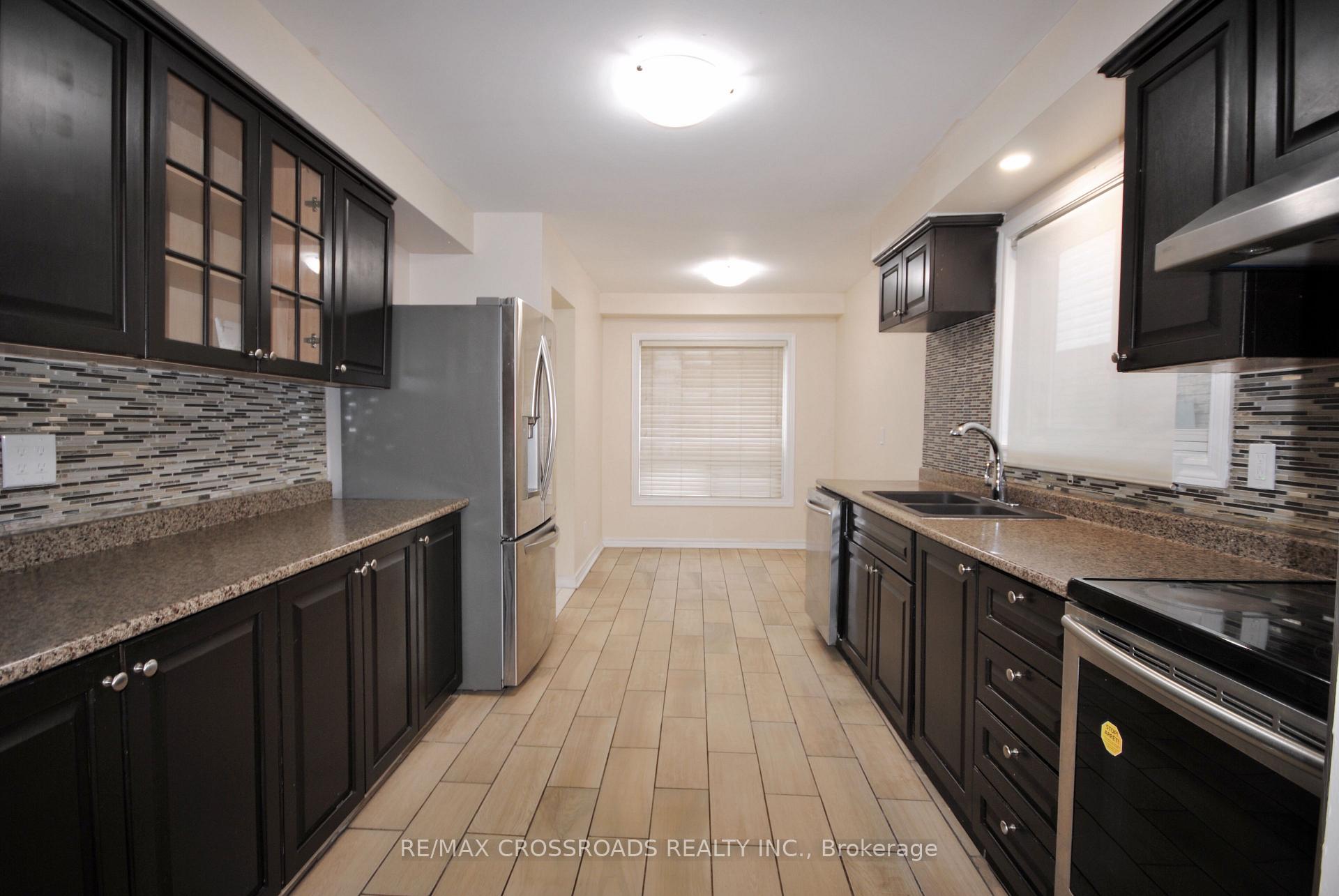 Photo 5 of 1561 Geta Circle, Pickering, Village East — HOMEH