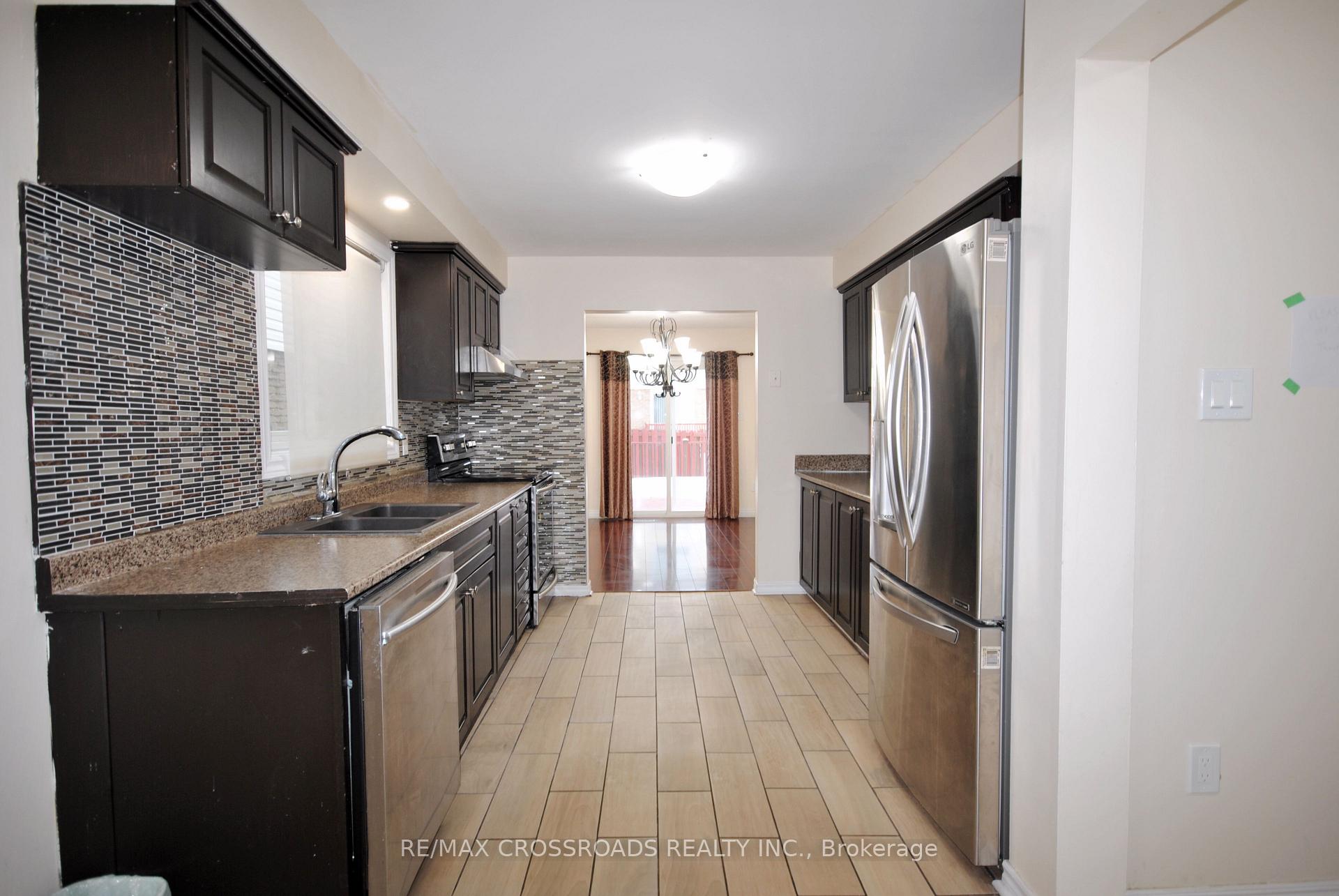 Photo 6 of 1561 Geta Circle, Pickering, Village East — HOMEH