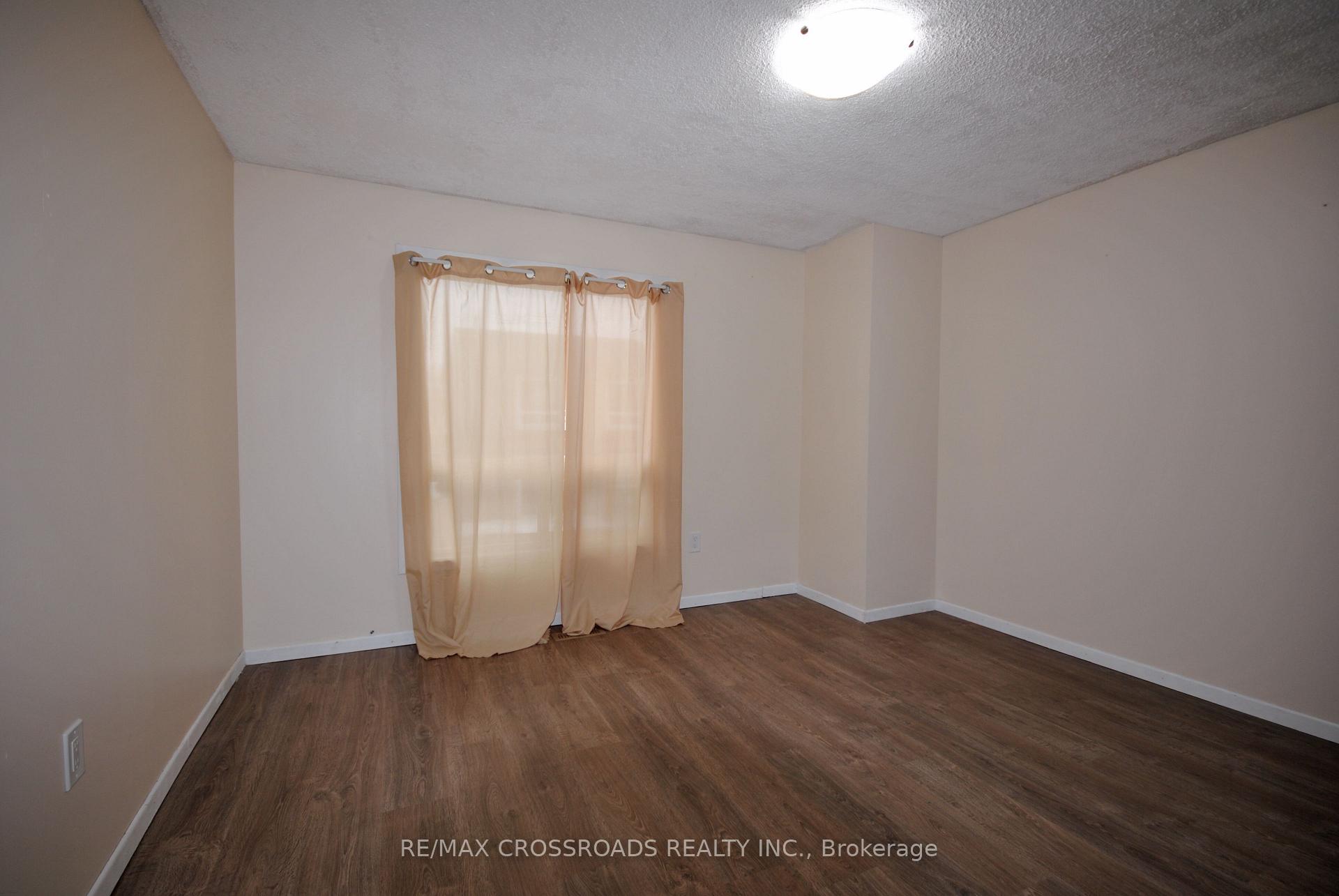 Photo 12 of 1561 Geta Circle, Pickering, Village East — HOMEH