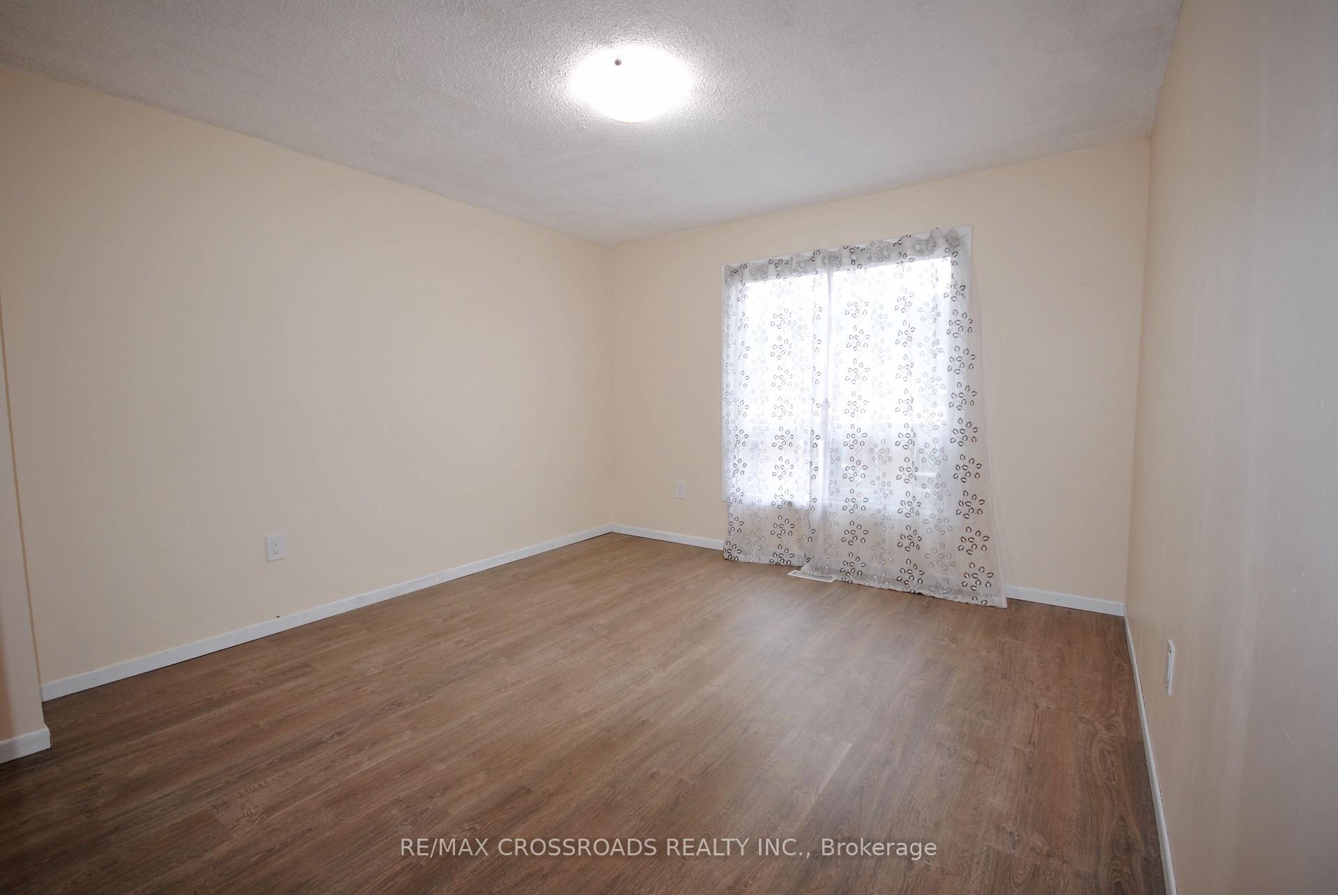 Photo 13 of 1561 Geta Circle, Pickering, Village East — HOMEH