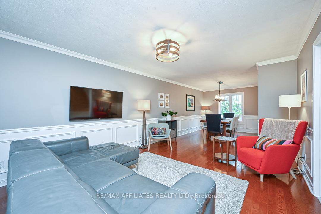 Photo 9 of 1635 Royal Orchard Drive, Ottawa, Cumberland Estates — HOMEH