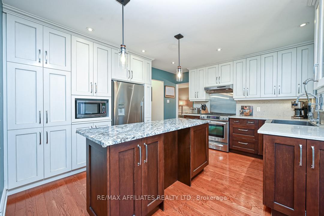 Photo 15 of 1635 Royal Orchard Drive, Ottawa, Cumberland Estates — HOMEH