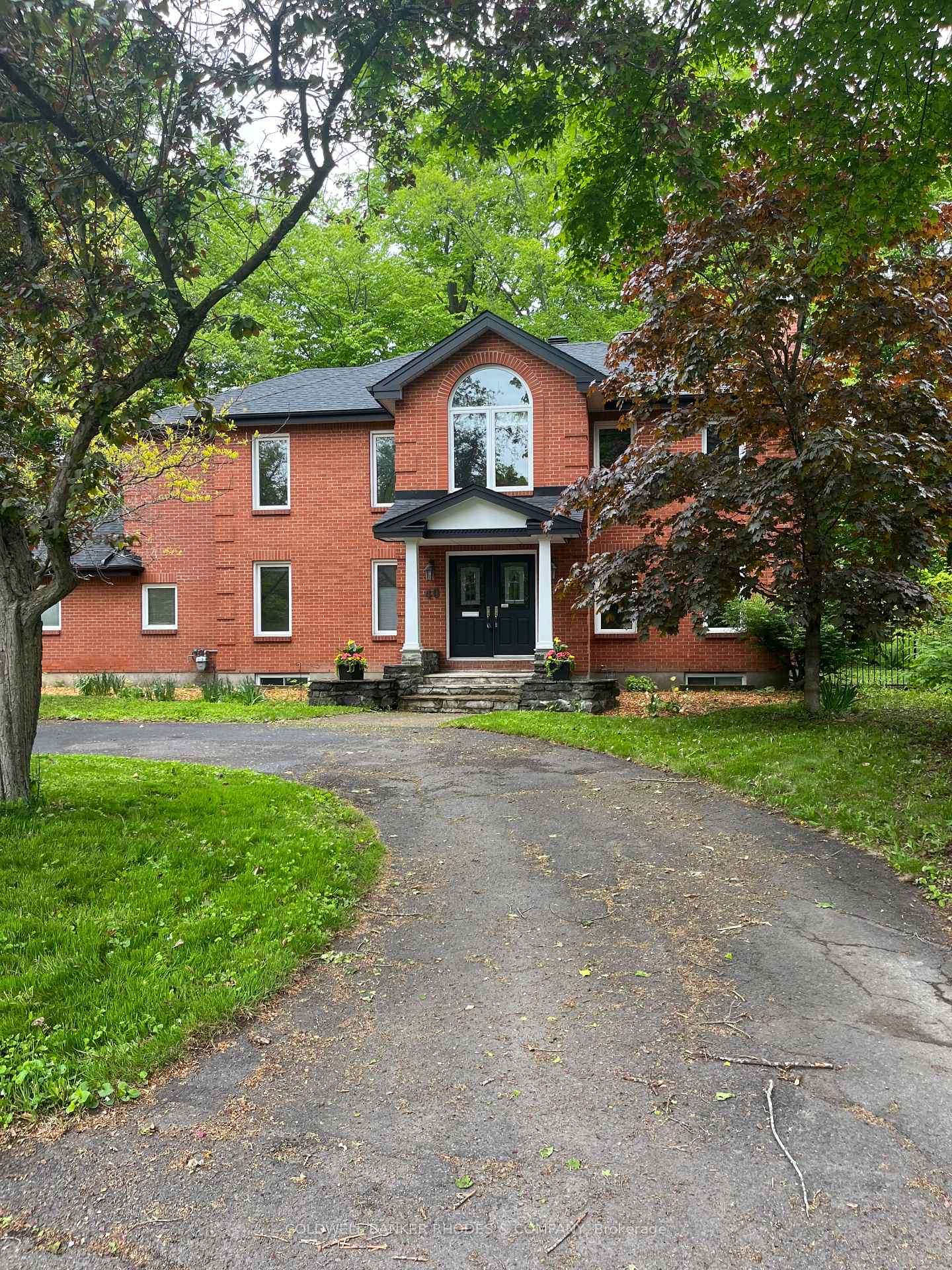 Front of 40 Blue Heron Court