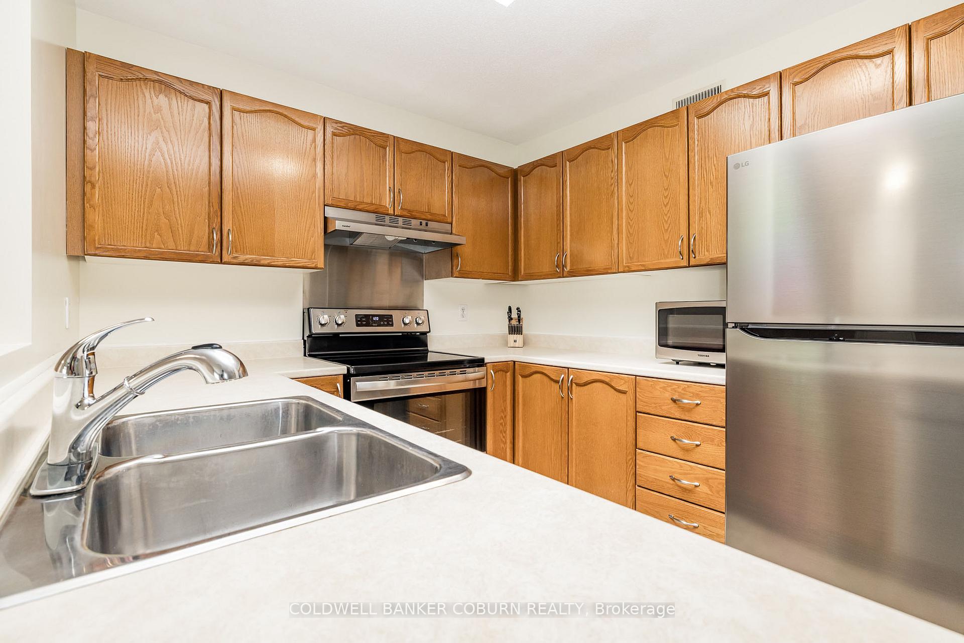Photo 14 of 803 Eighth Street, Renfrew — HOMEH