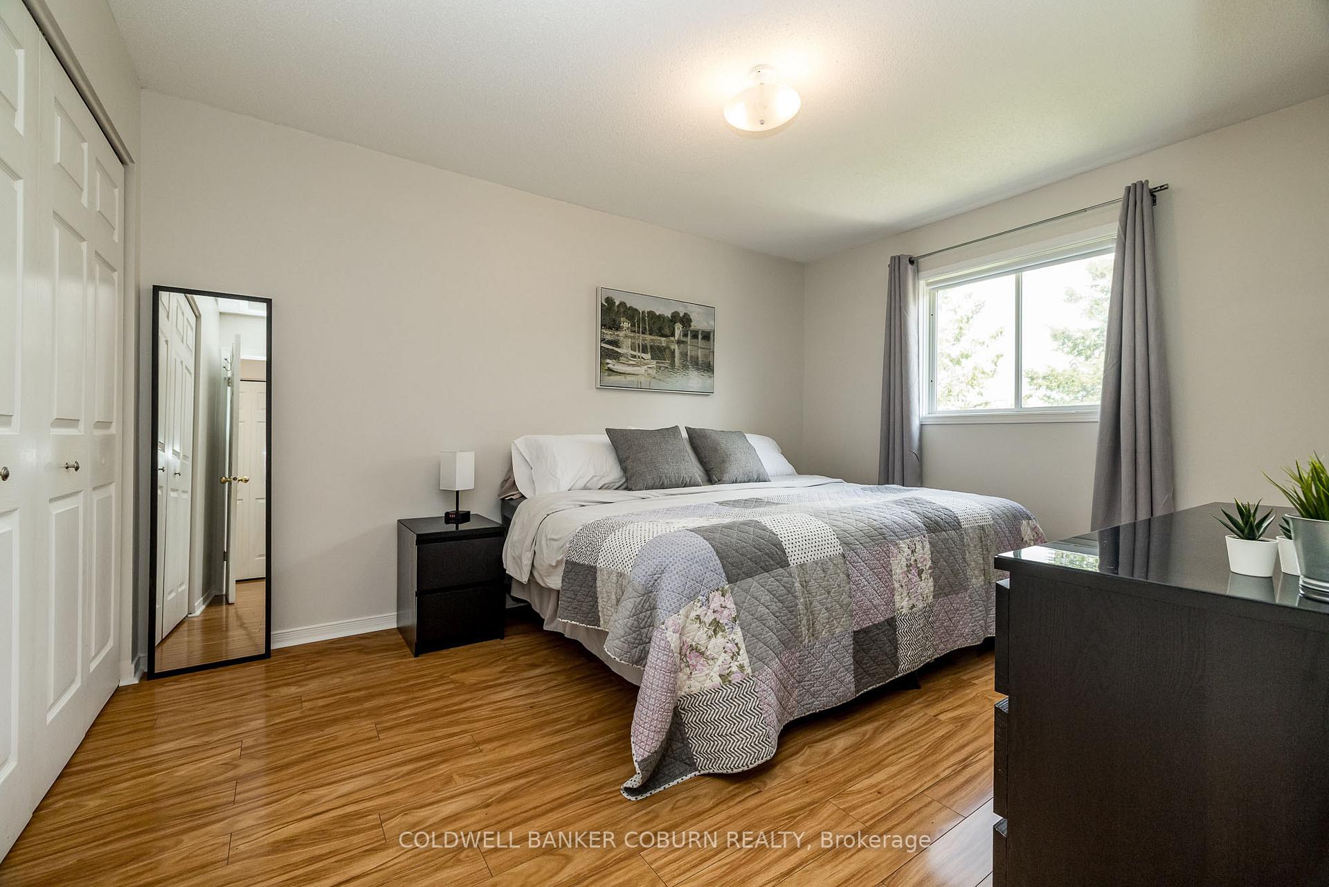 Photo 16 of 803 Eighth Street, Renfrew — HOMEH