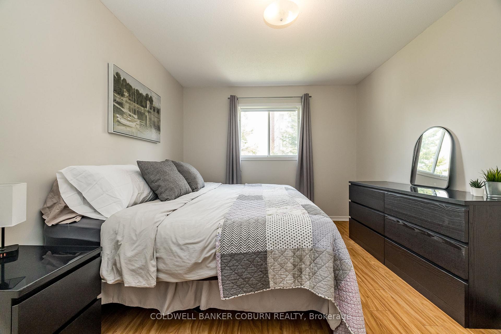 Photo 17 of 803 Eighth Street, Renfrew — HOMEH