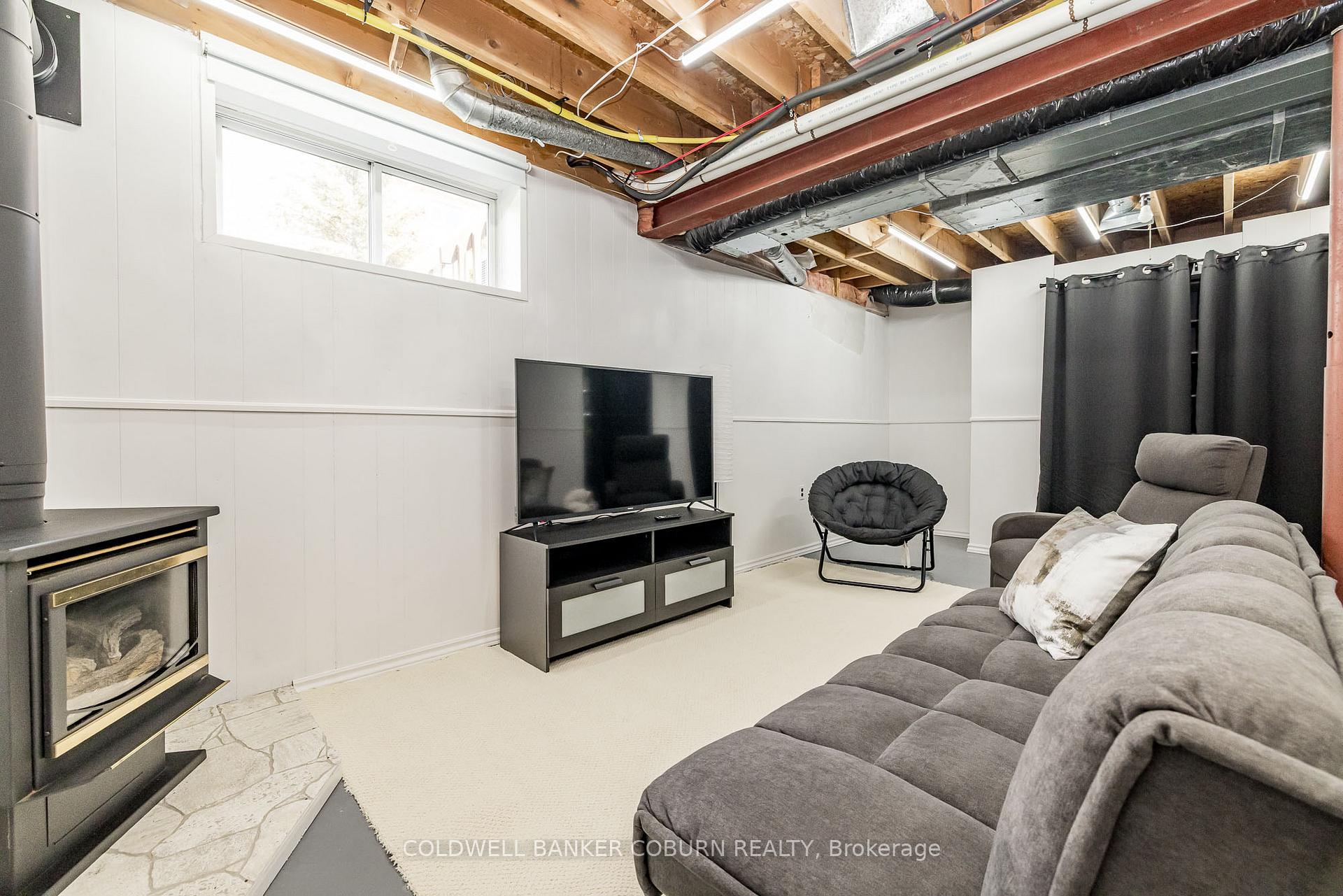 Photo 26 of 803 Eighth Street, Renfrew — HOMEH
