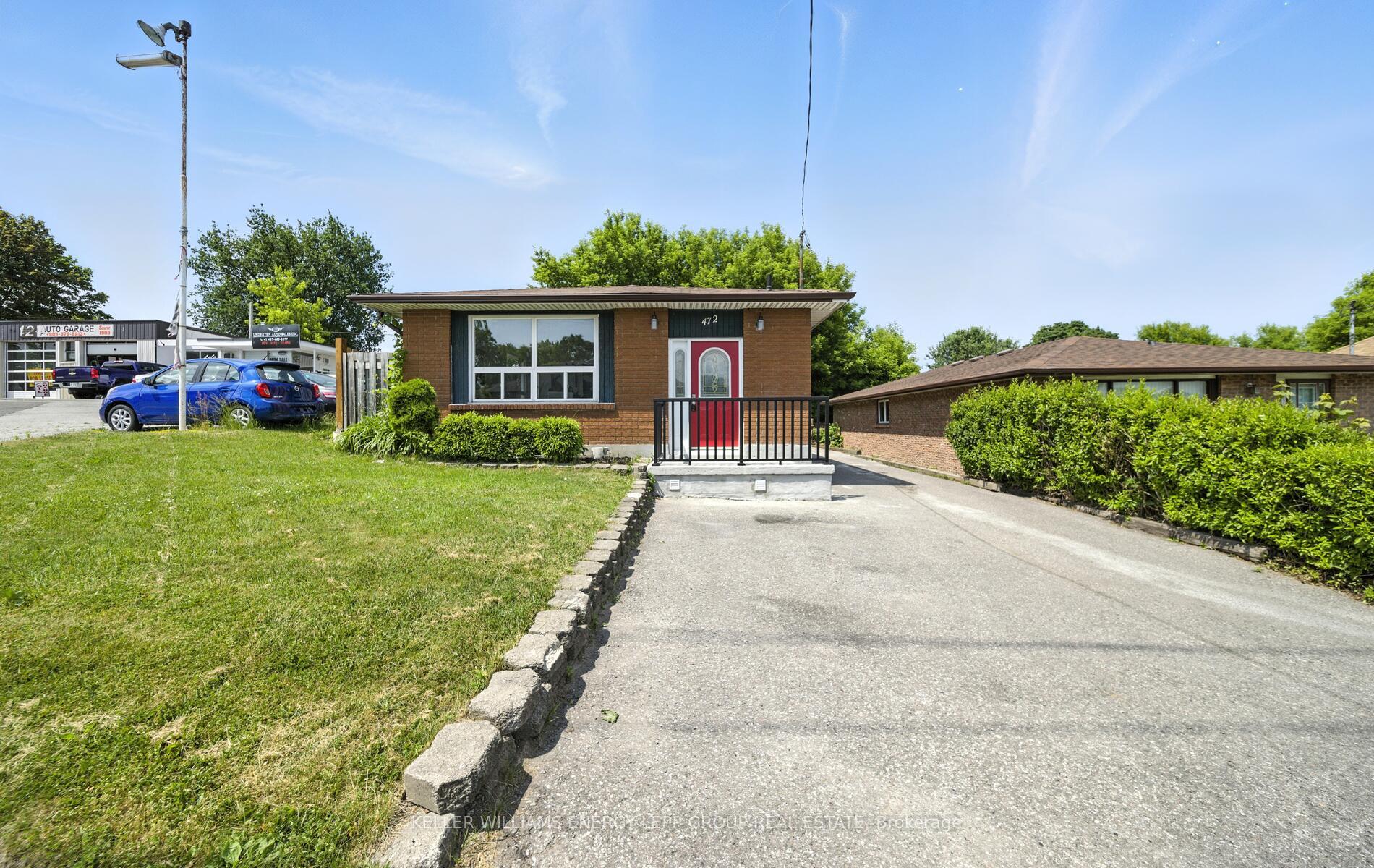 Front of 472 Park Road S
