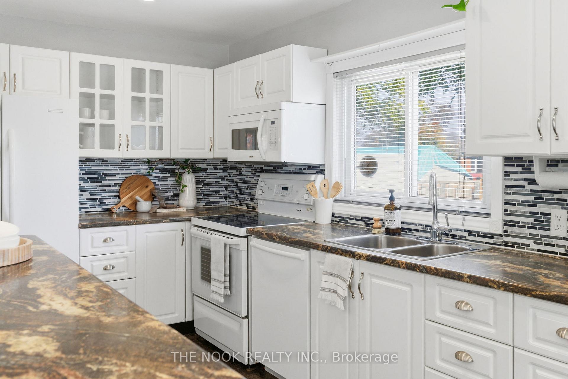 Photo 8 of 518 Rose Avenue, Peterborough, Otonabee Ward 1 — HOMEH
