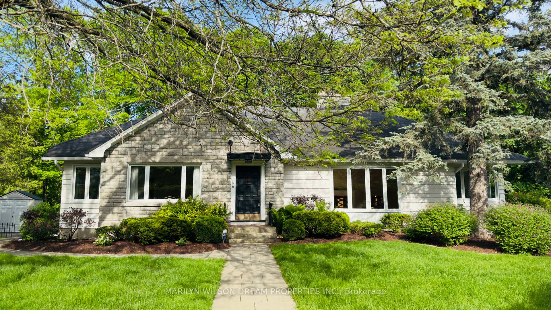 Front of 196 Acacia Avenue
