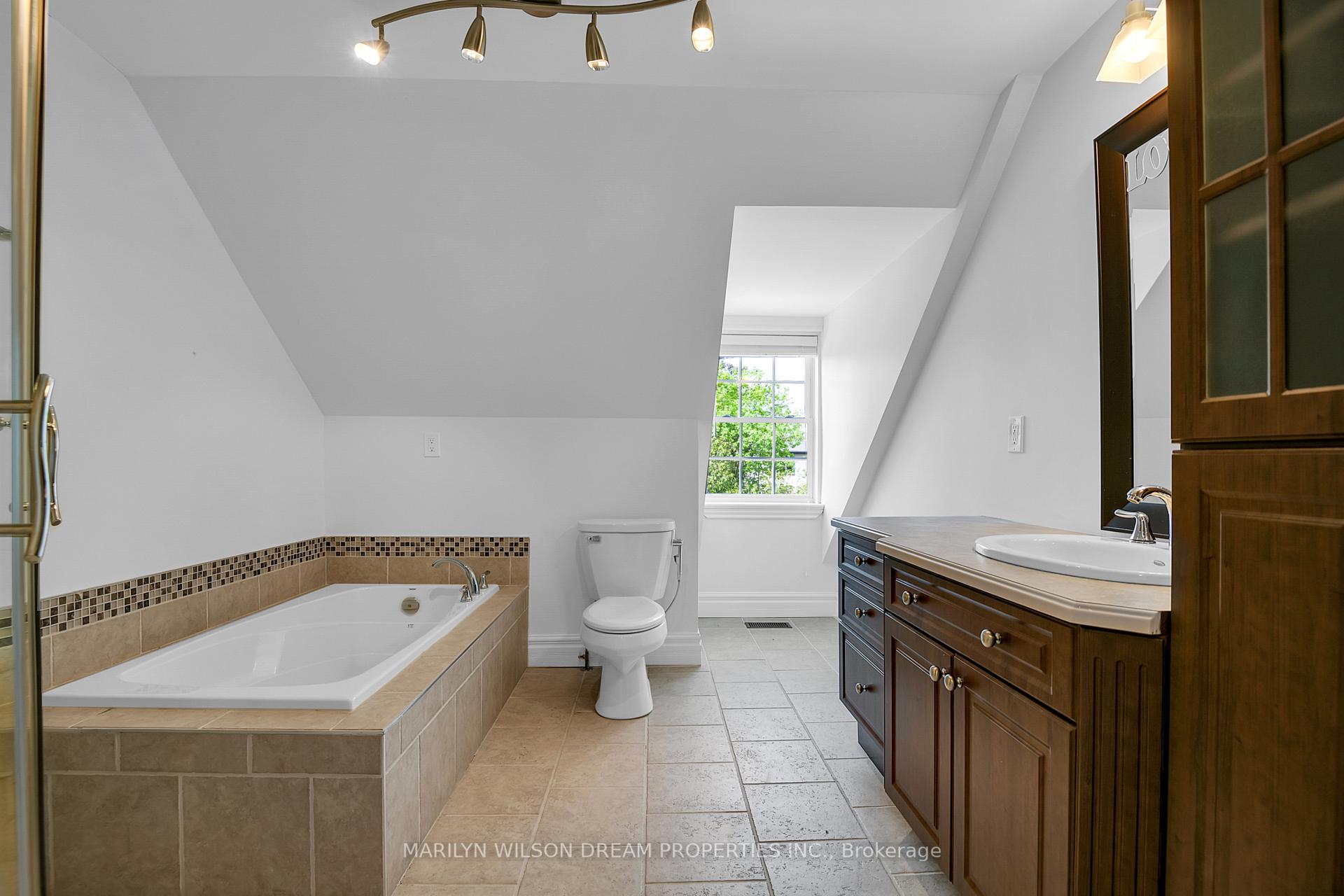 Photo 23 of 251 Thorold Road, Ottawa, Rockcliffe — HOMEH