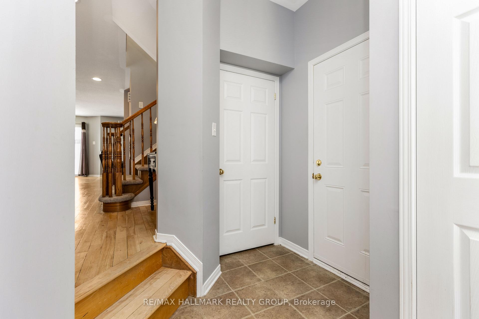 Photo 3 of 504 Lakeridge Drive, Ottawa, Avalon East — HOMEH