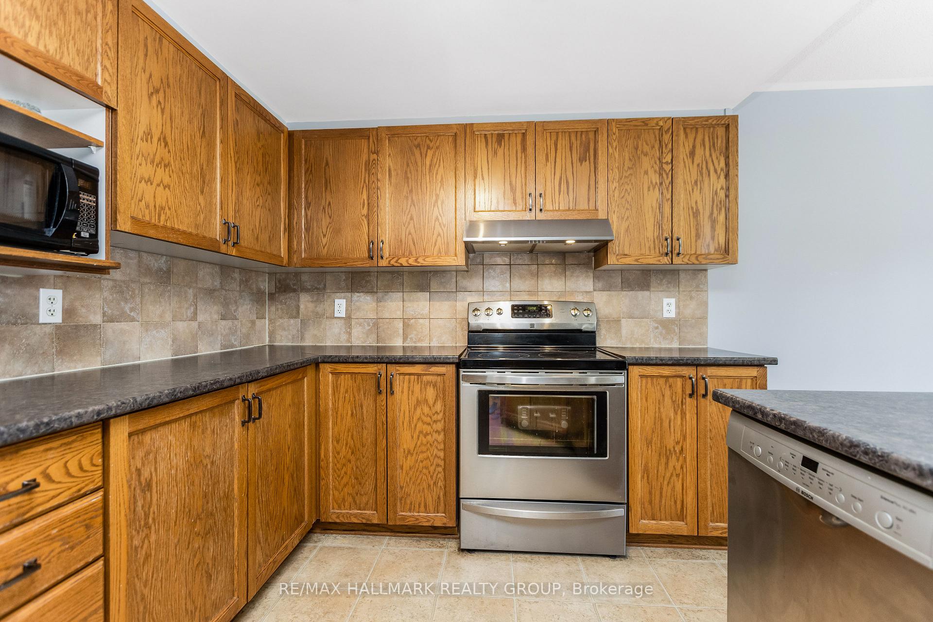Photo 14 of 504 Lakeridge Drive, Ottawa, Avalon East — HOMEH