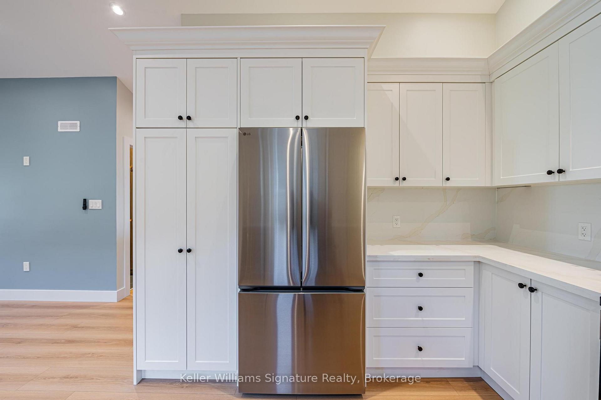 Photo 16 of 547 Hillside Street, Peterborough, Northcrest Ward 5 — HOMEH