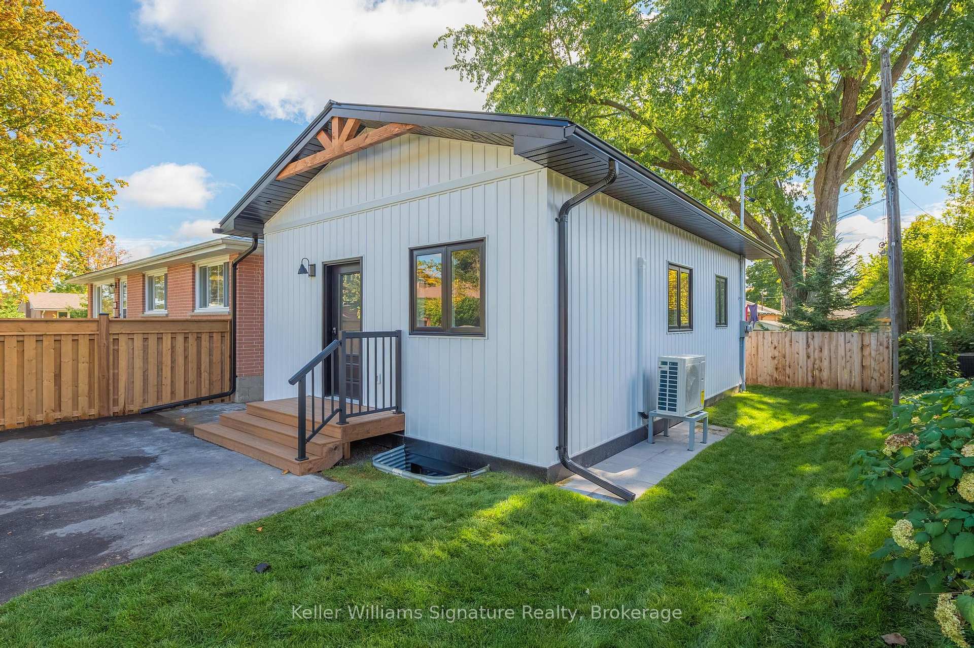 Photo 35 of 547 Hillside Street, Peterborough, Northcrest Ward 5 — HOMEH