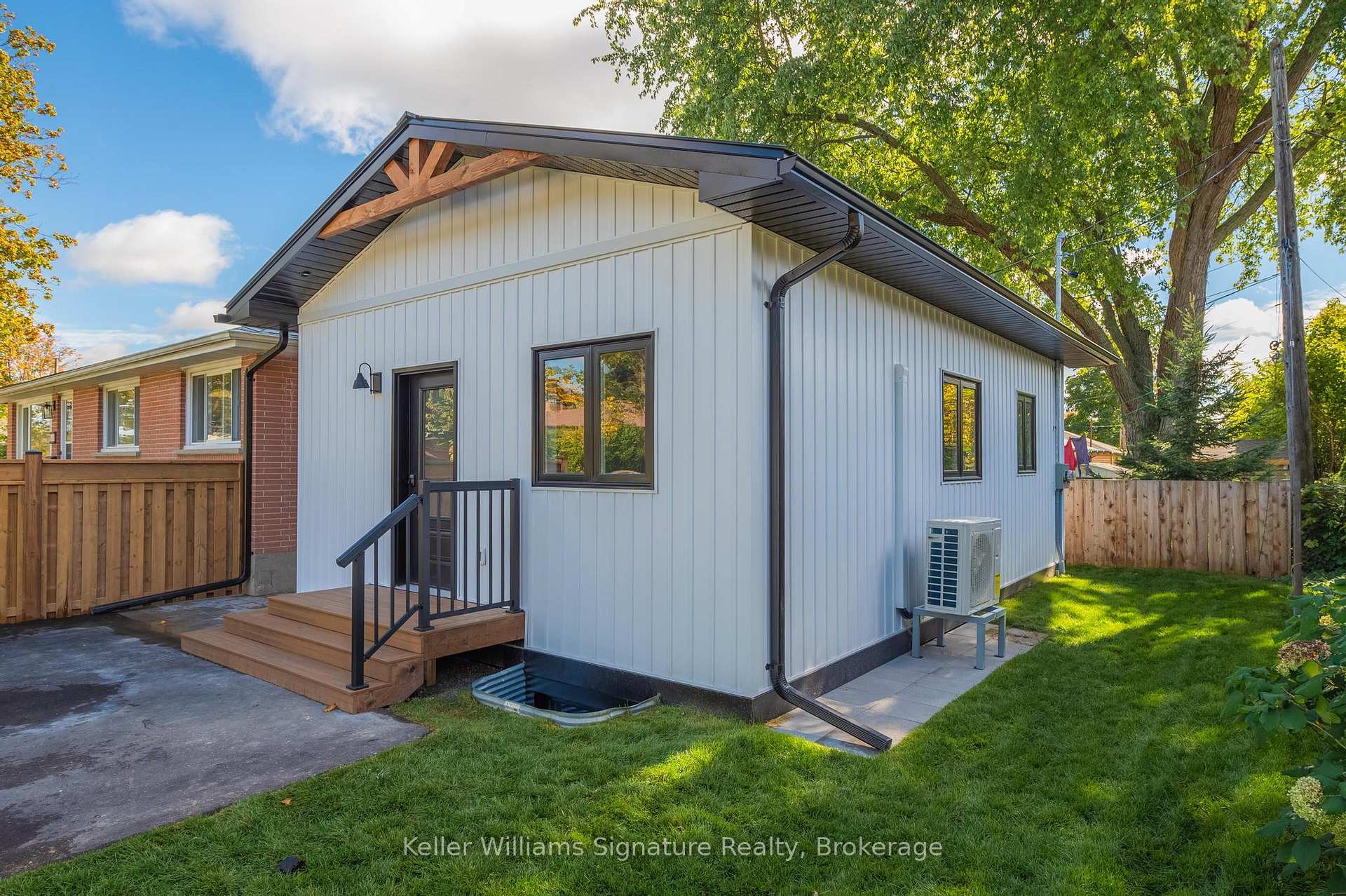 Photo 36 of 547 Hillside Street, Peterborough, Northcrest Ward 5 — HOMEH