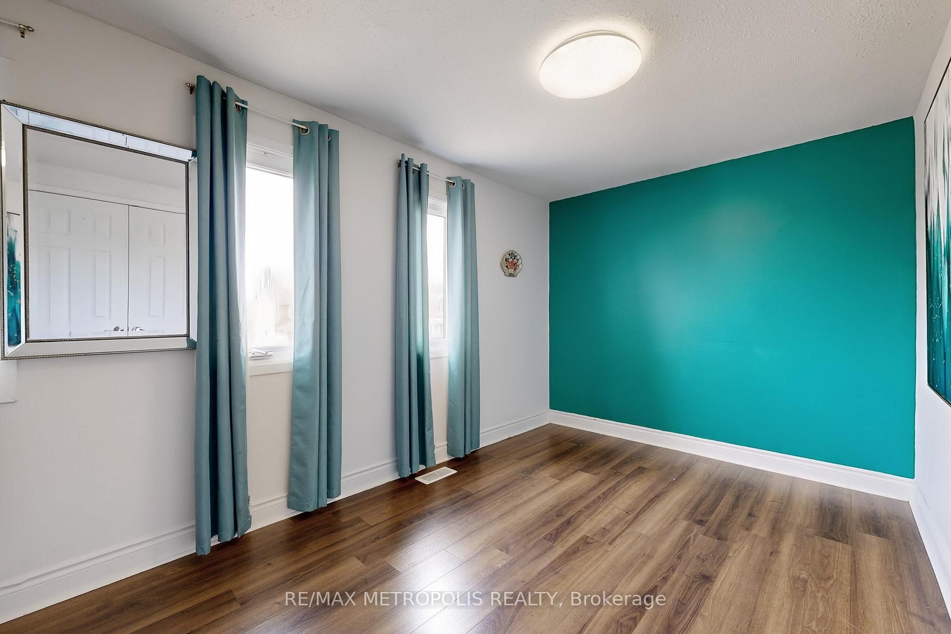 Photo 17 of 574 Cobblehill Drive, Oshawa, Pinecrest — HOMEH