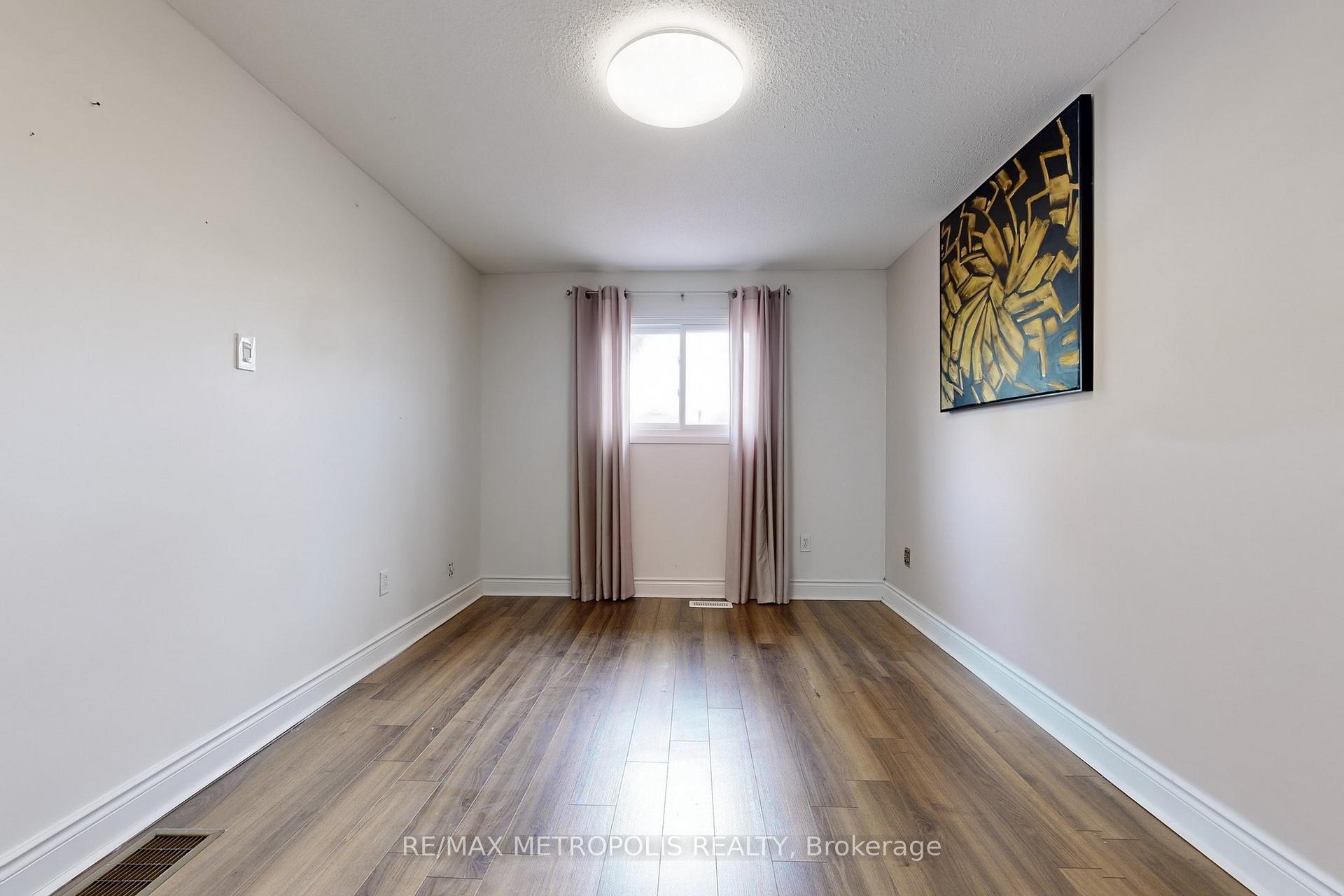 Photo 21 of 574 Cobblehill Drive, Oshawa, Pinecrest — HOMEH