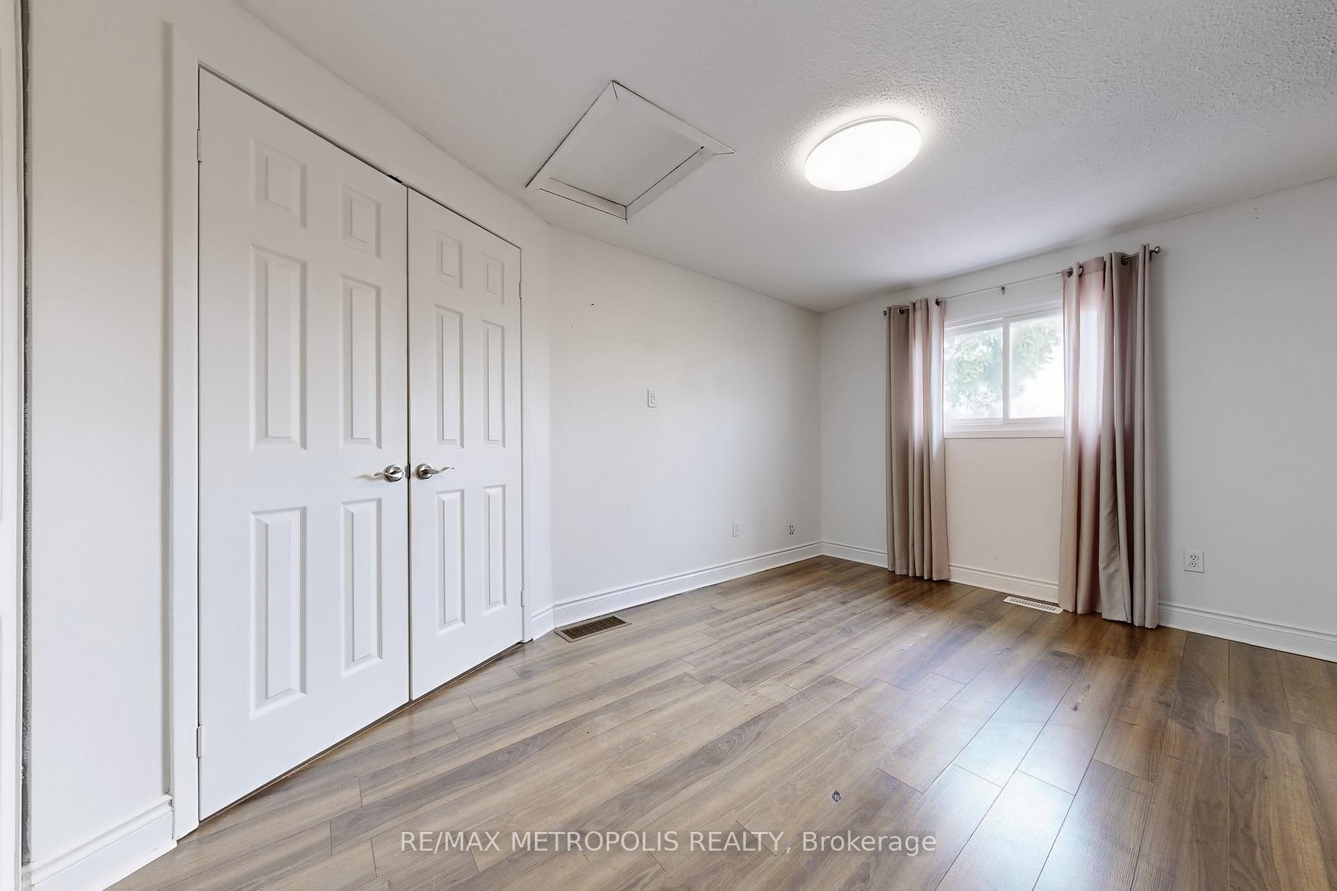 Photo 22 of 574 Cobblehill Drive, Oshawa, Pinecrest — HOMEH