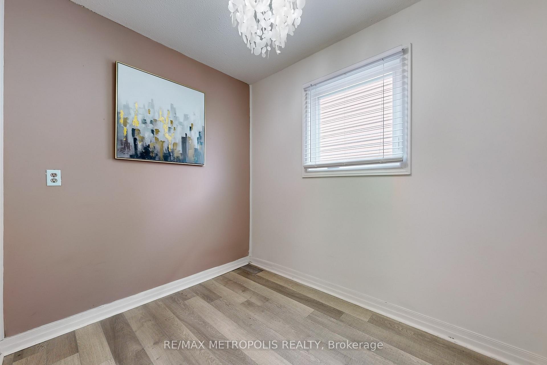 Photo 24 of 574 Cobblehill Drive, Oshawa, Pinecrest — HOMEH