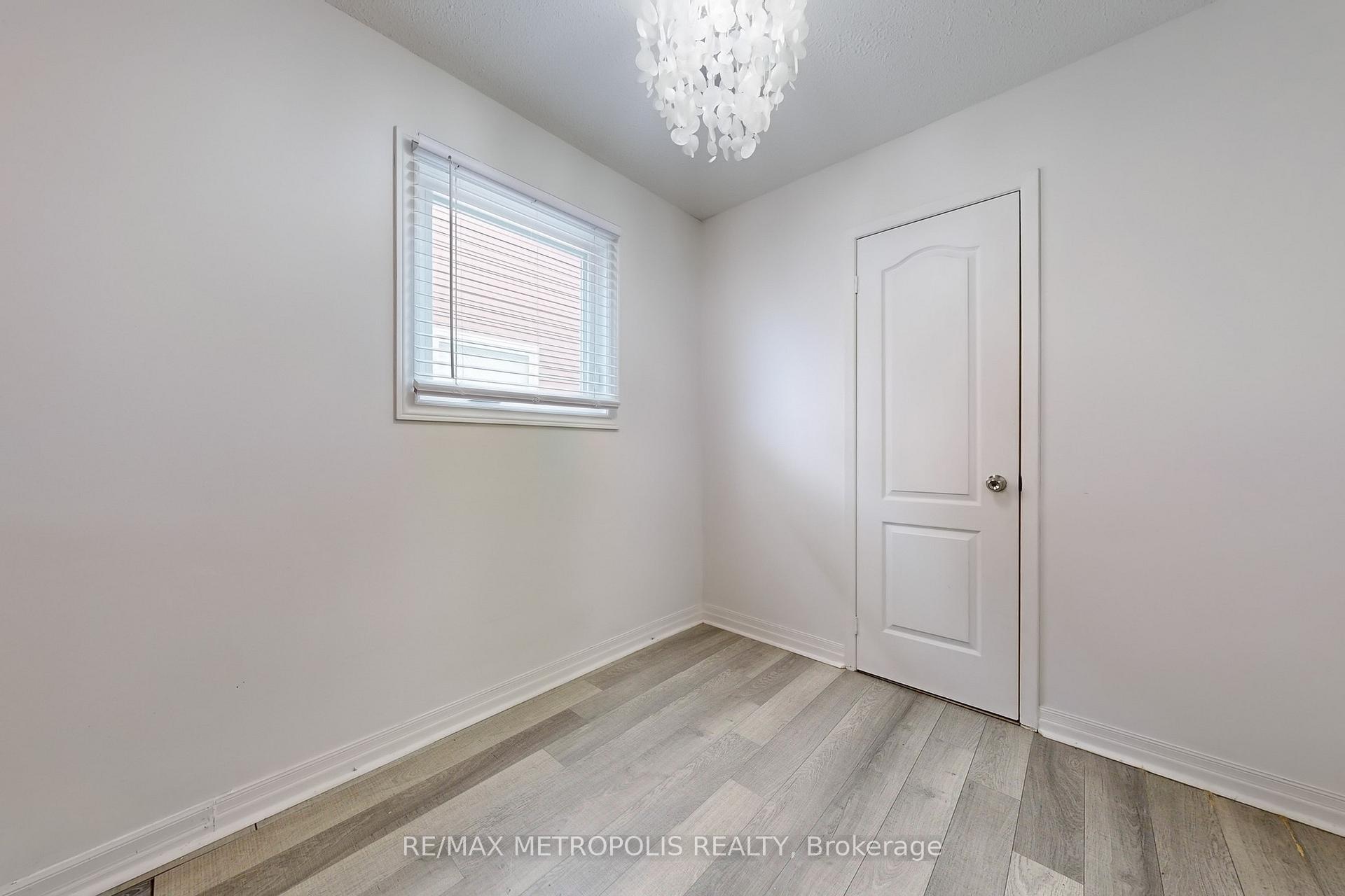 Photo 26 of 574 Cobblehill Drive, Oshawa, Pinecrest — HOMEH