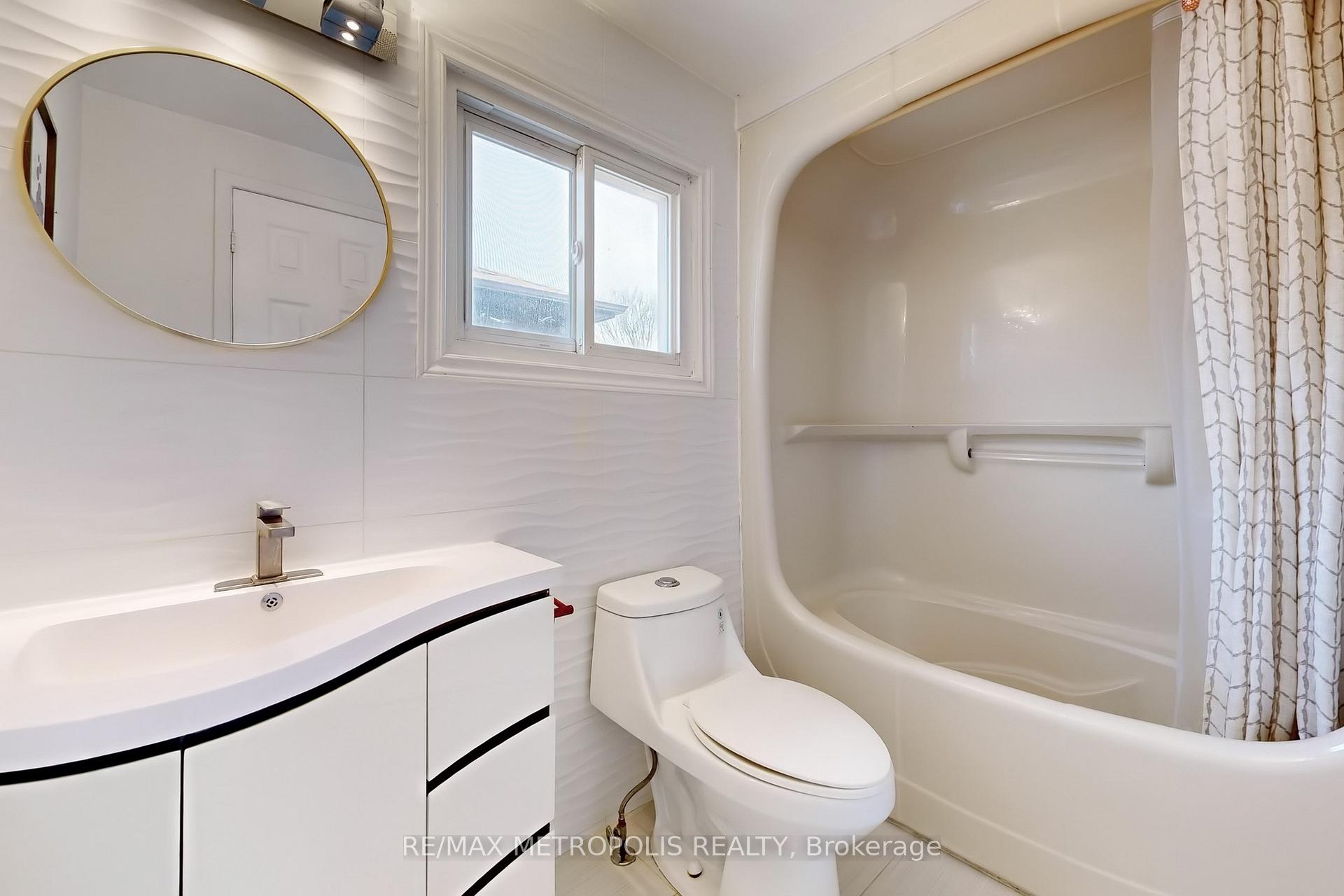 Photo 28 of 574 Cobblehill Drive, Oshawa, Pinecrest — HOMEH
