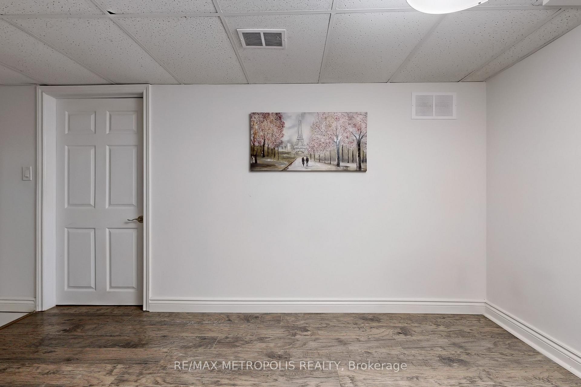 Photo 29 of 574 Cobblehill Drive, Oshawa, Pinecrest — HOMEH