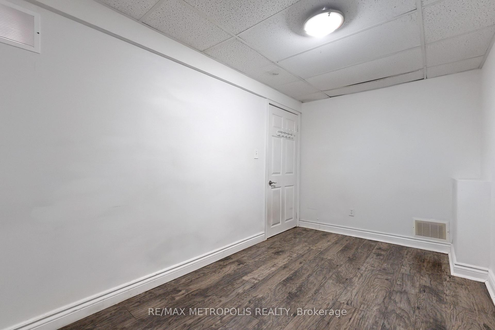 Photo 33 of 574 Cobblehill Drive, Oshawa, Pinecrest — HOMEH