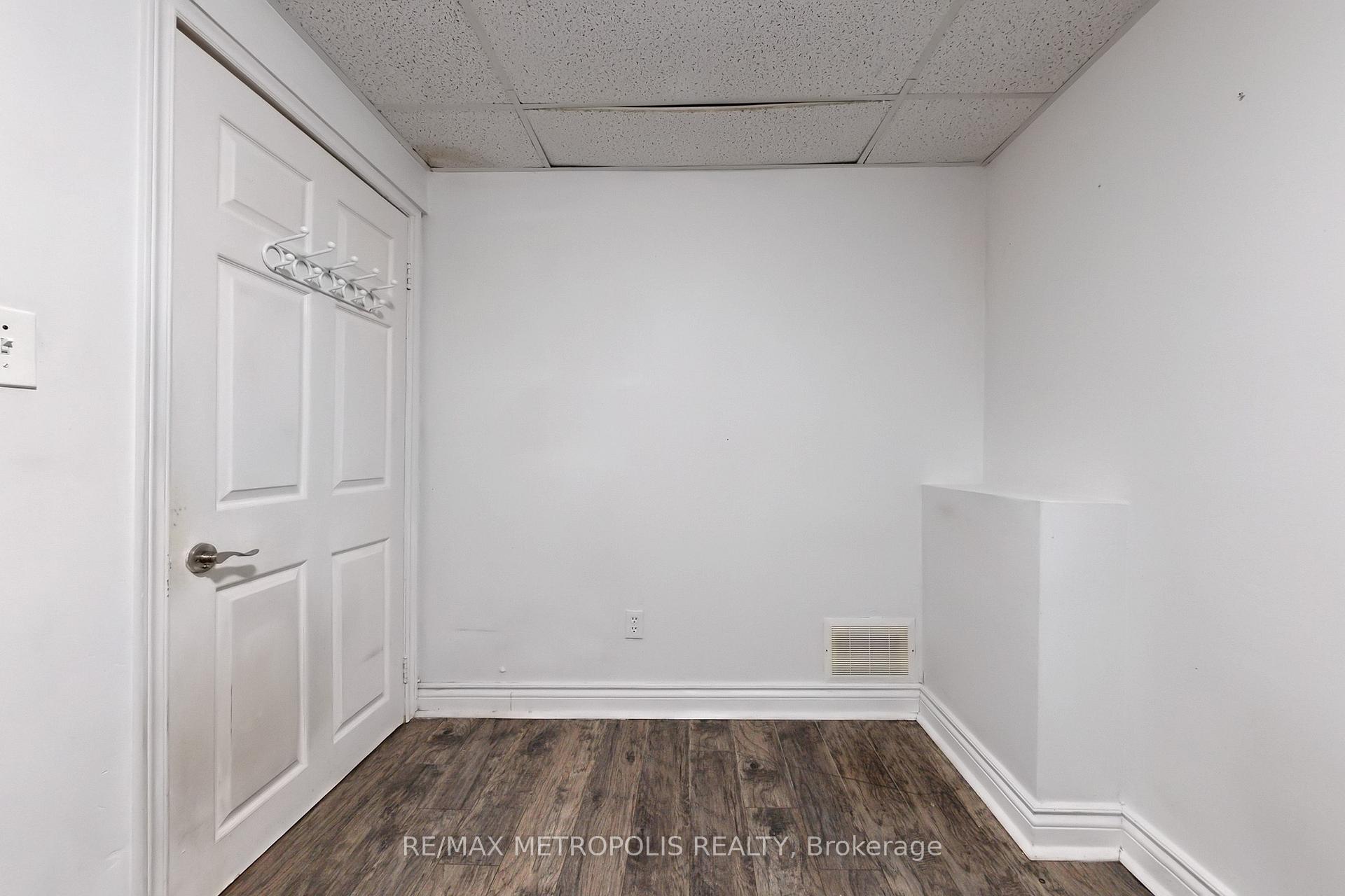 Photo 34 of 574 Cobblehill Drive, Oshawa, Pinecrest — HOMEH