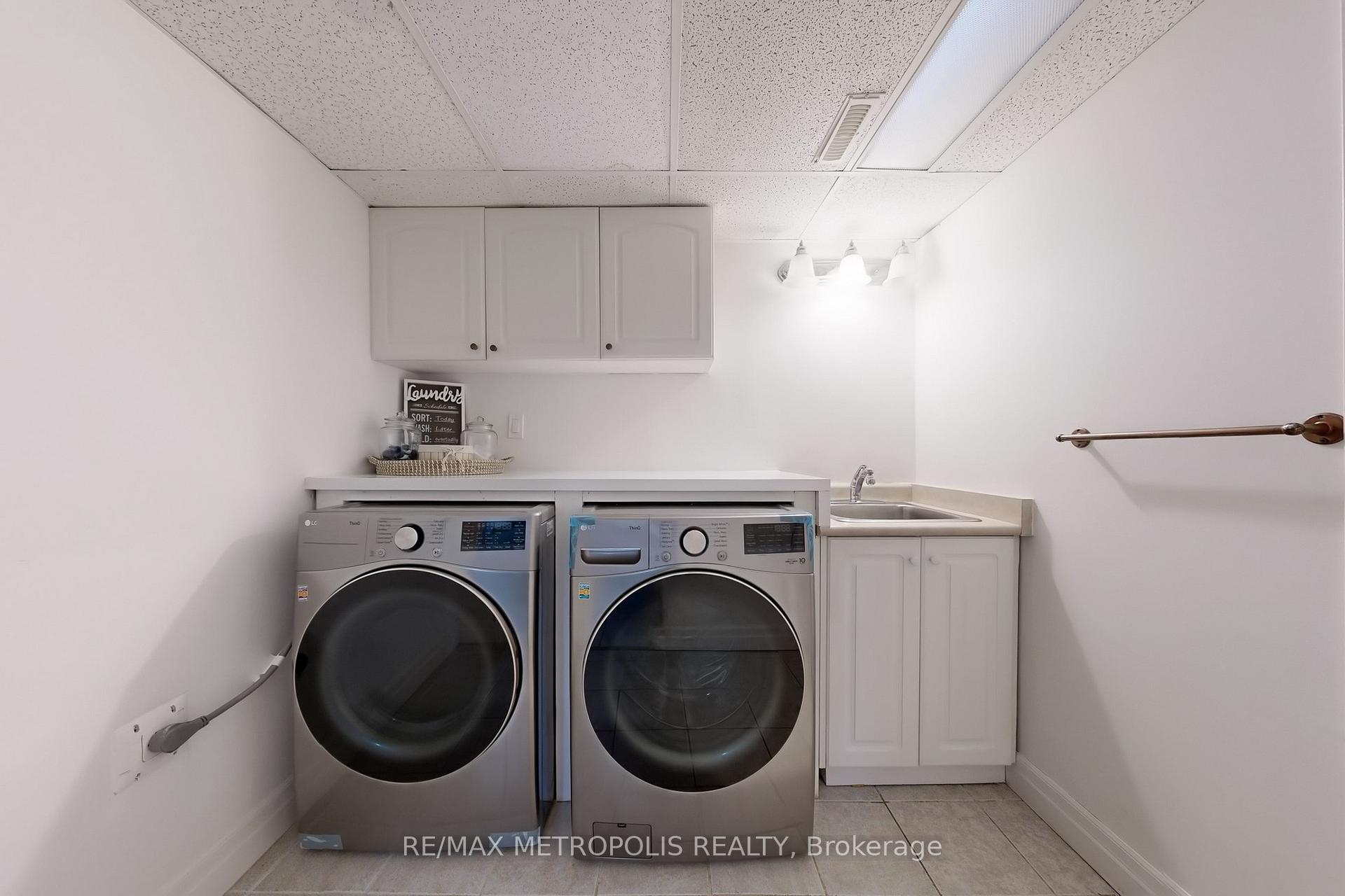 Photo 36 of 574 Cobblehill Drive, Oshawa, Pinecrest — HOMEH