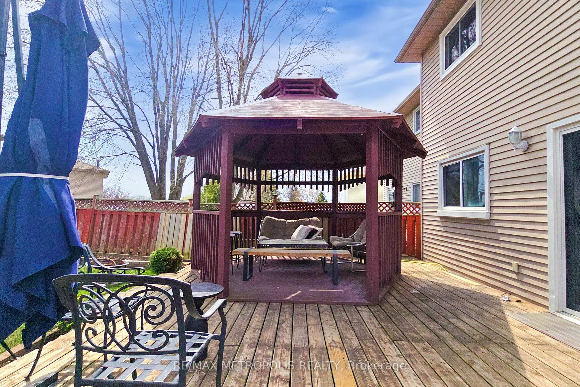 Photo 38 of 574 Cobblehill Drive, Oshawa, Pinecrest — HOMEH