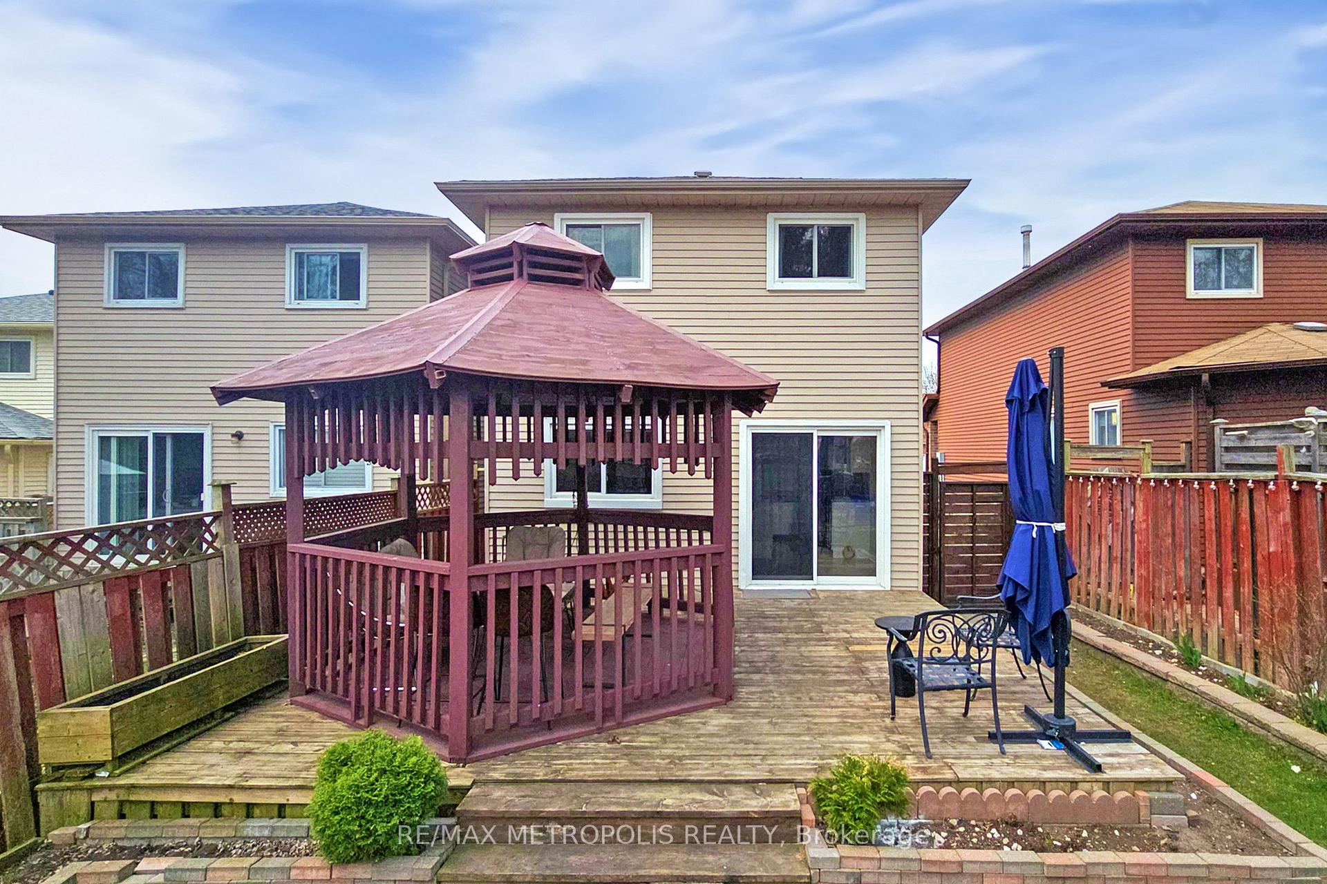 Photo 40 of 574 Cobblehill Drive, Oshawa, Pinecrest — HOMEH
