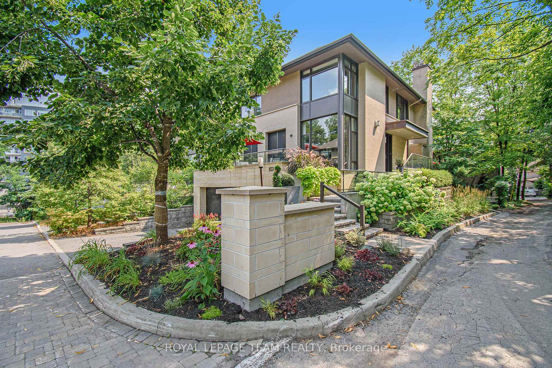 Photo 1 of 100 Black Maple Private, Ottawa, Rockcliffe — HOMEH