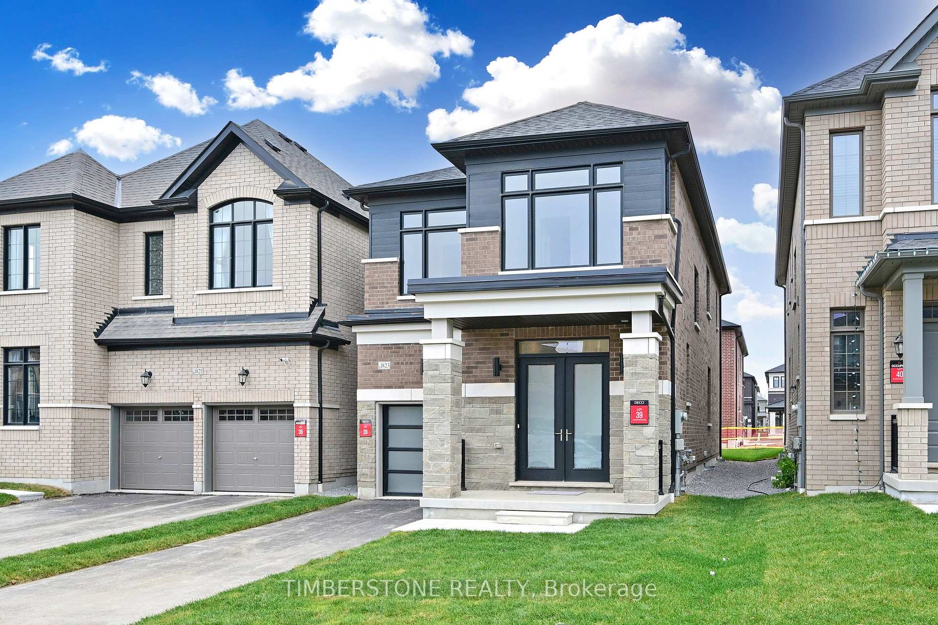 Photo 2 of 1823 Irish Moss Square, Pickering, Rural Pickering — HOMEH