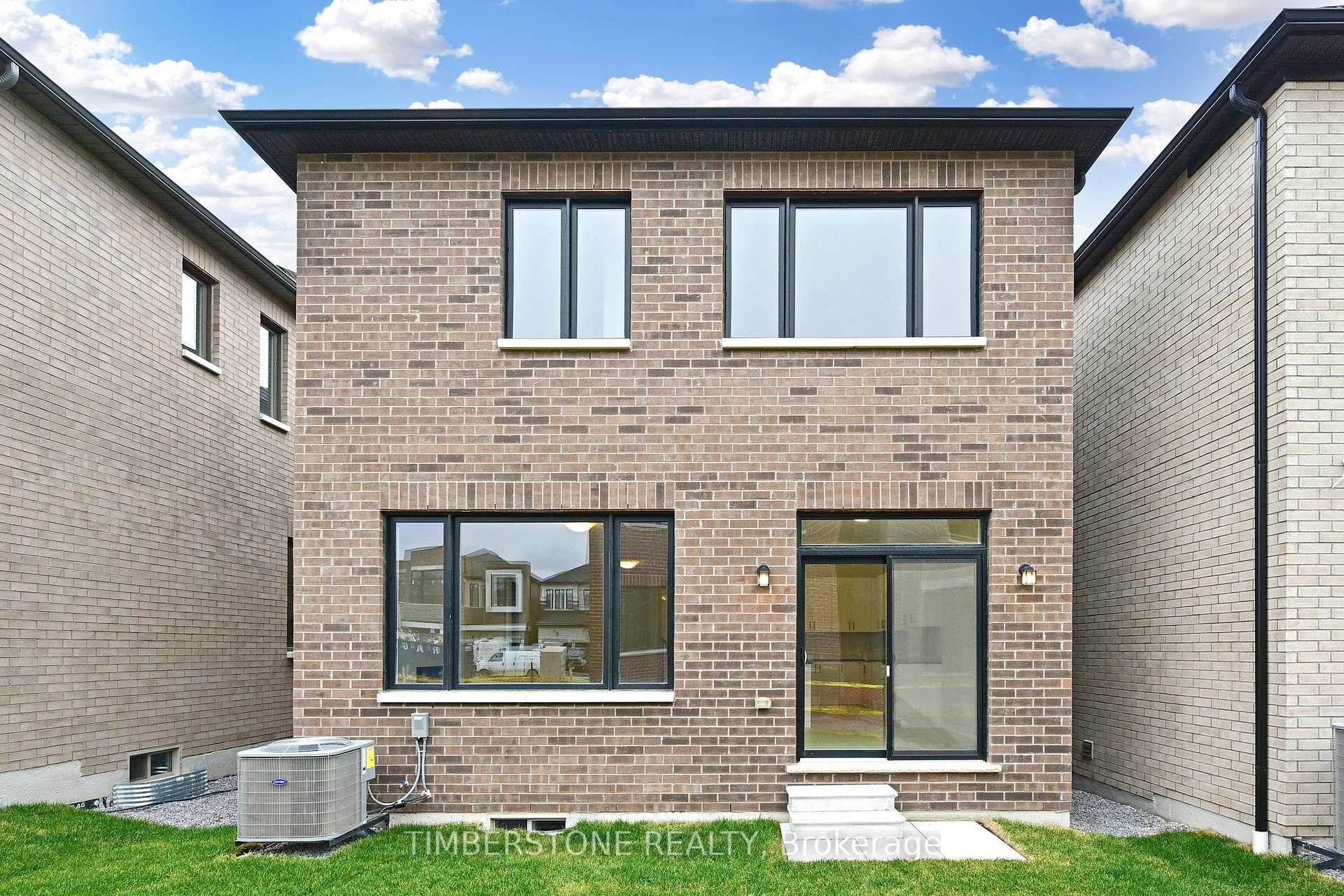 Photo 32 of 1823 Irish Moss Square, Pickering, Rural Pickering — HOMEH
