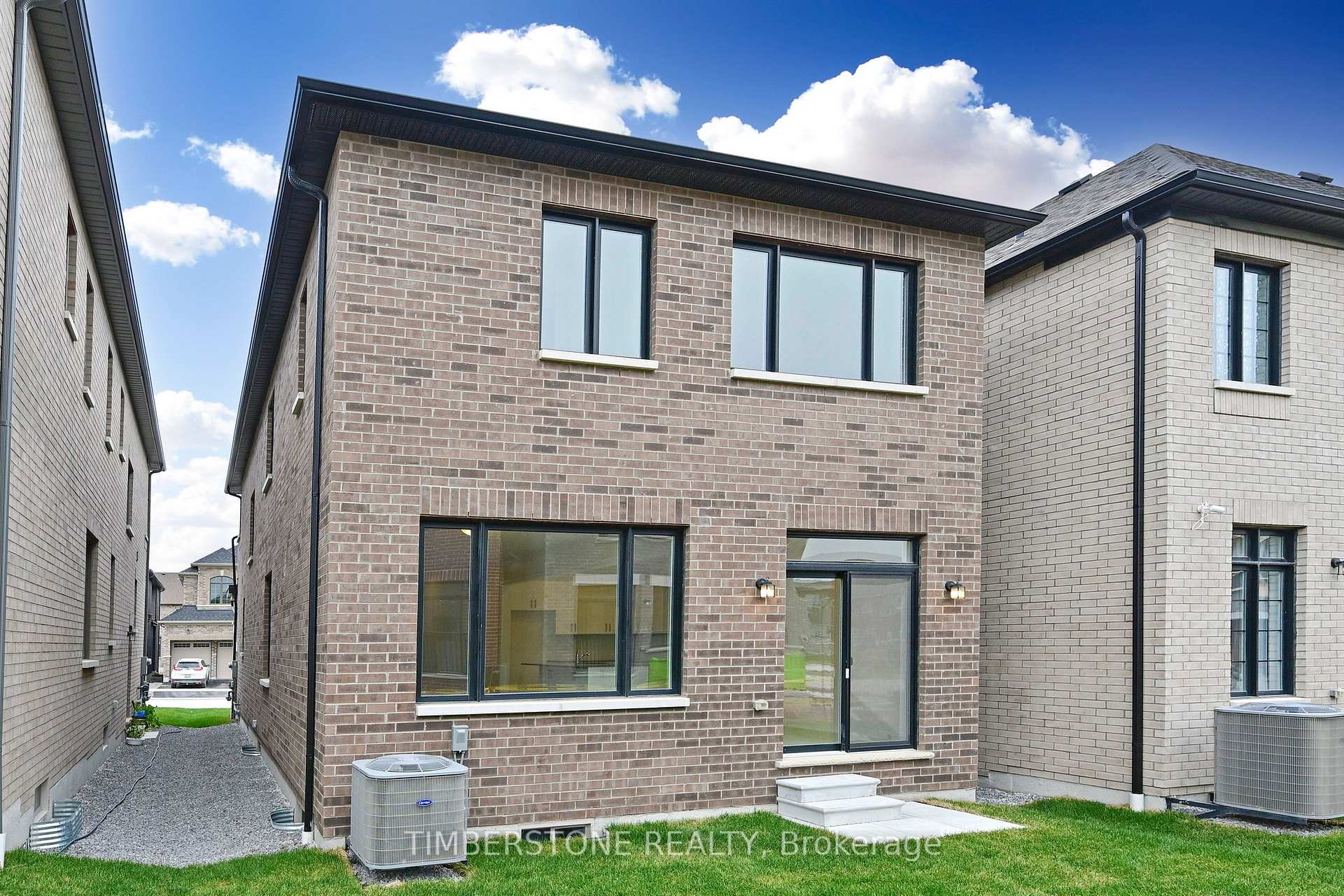 Photo 33 of 1823 Irish Moss Square, Pickering, Rural Pickering — HOMEH
