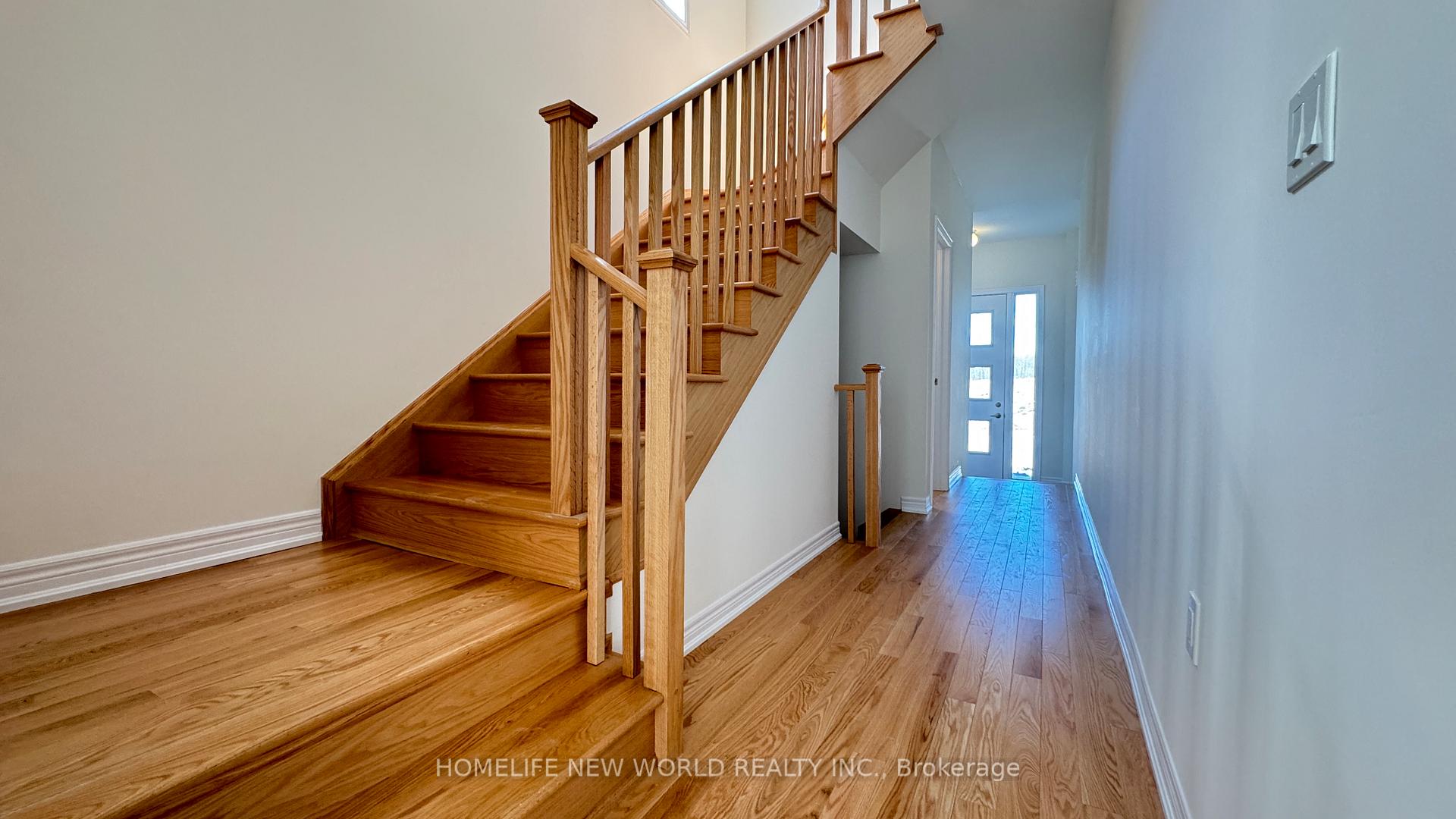 Photo 3 of 923 Elizabeth Mackenzie Drive, Pickering, Rural Pickering — HOMEH