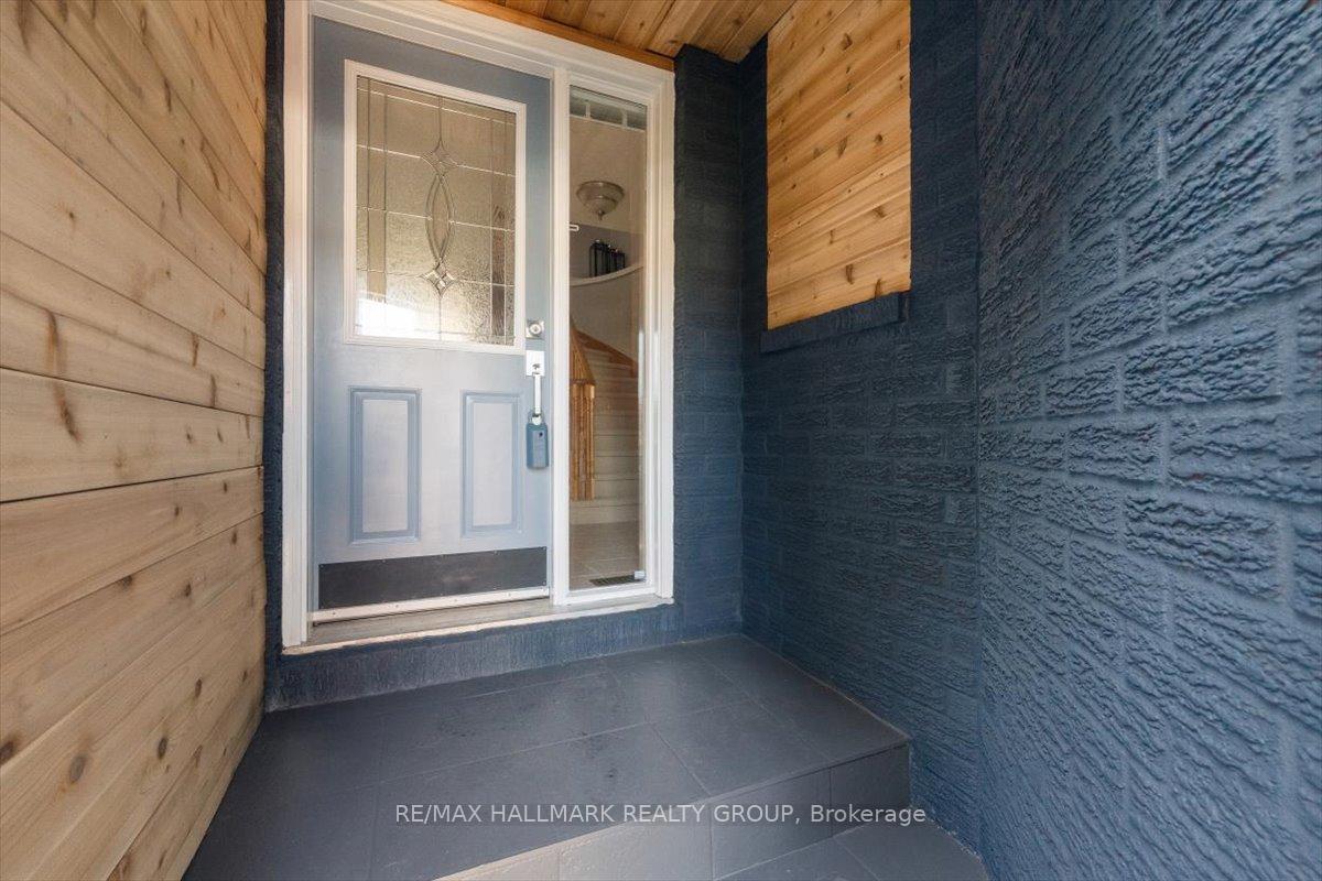 Photo 2 of 648 Apollo Way, Ottawa, Fallingbrook/Pineridge — HOMEH