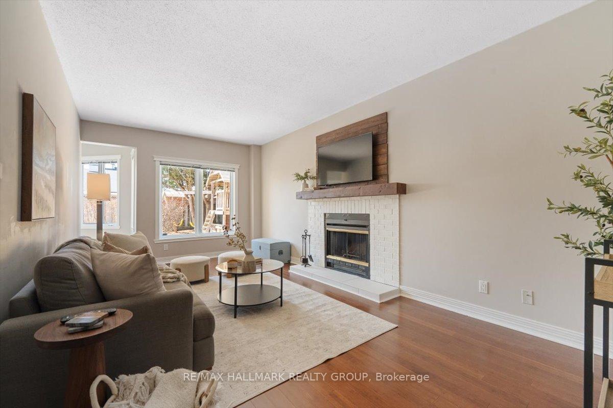 Photo 6 of 648 Apollo Way, Ottawa, Fallingbrook/Pineridge — HOMEH